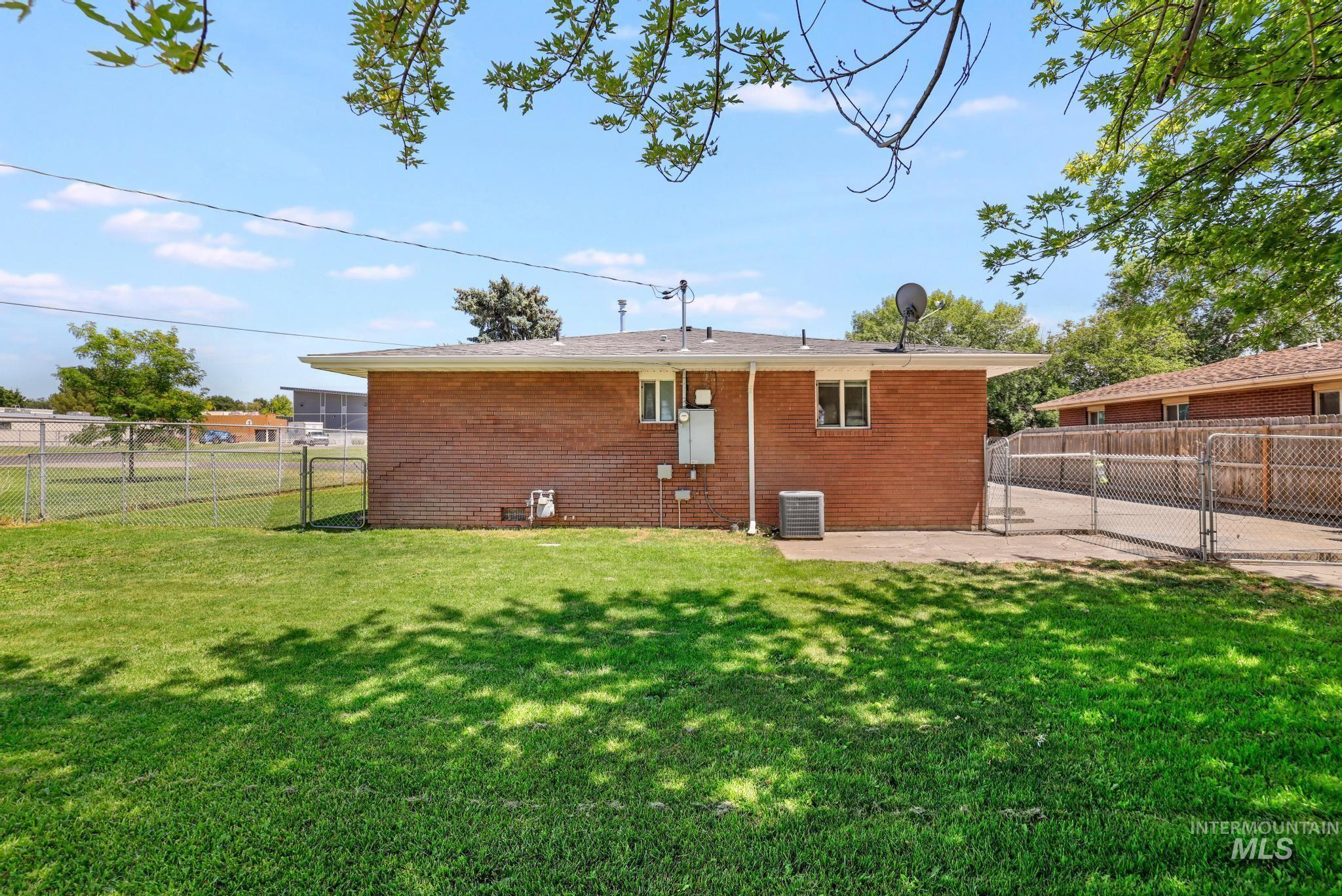 647 King Circle Dr Property Photo 26