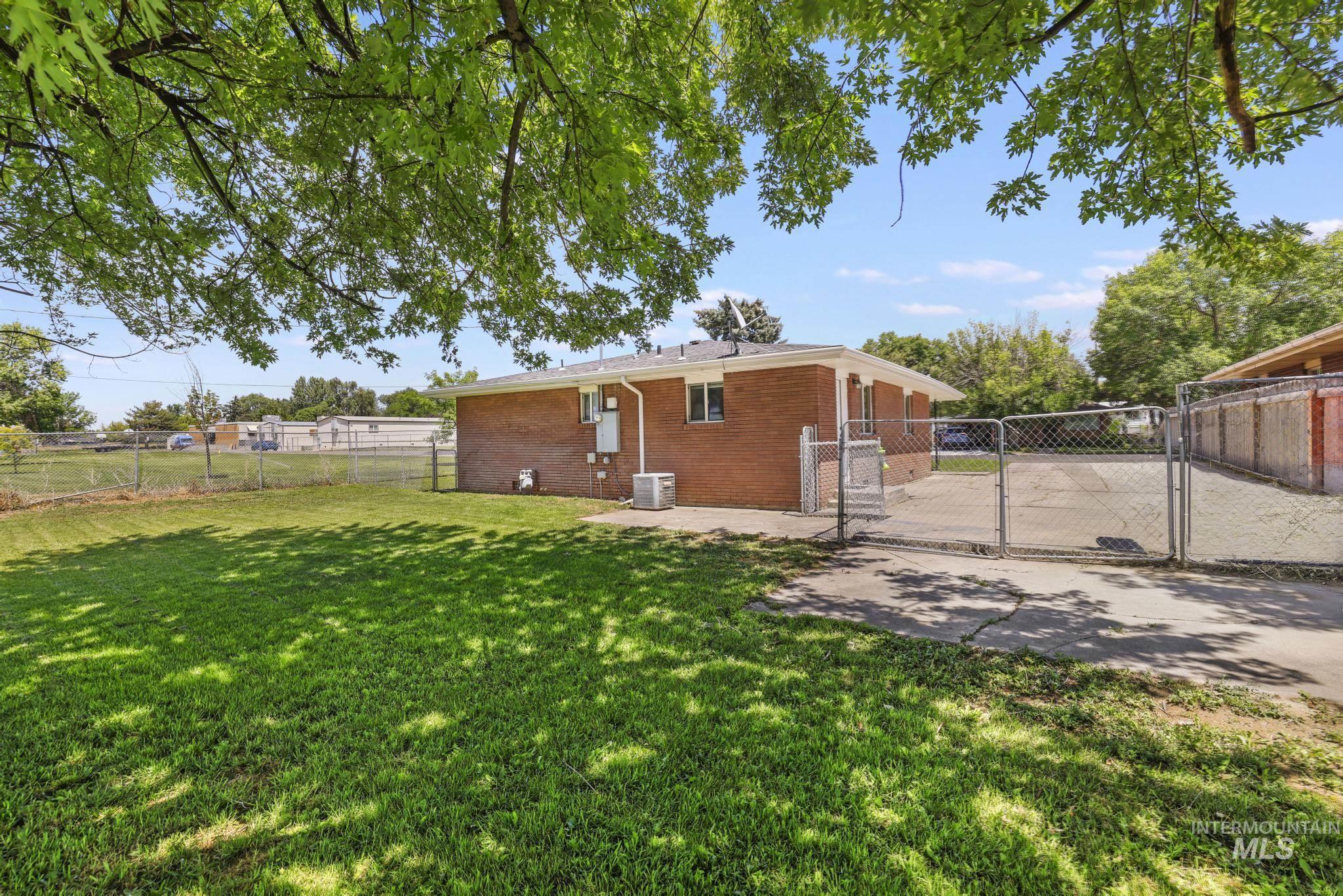 647 King Circle Dr Property Photo 27