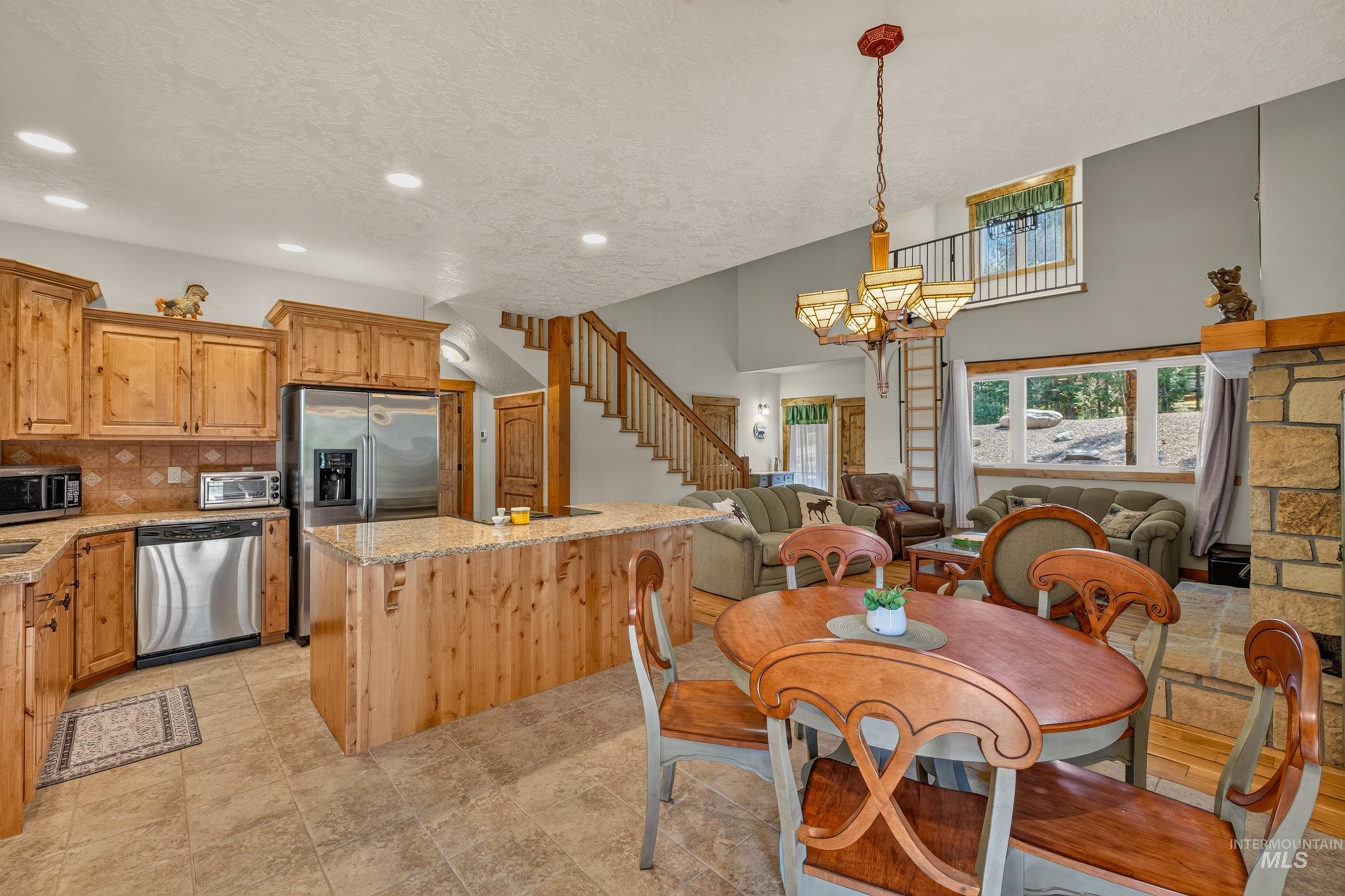 21 Starflower Dr Property Photo 9