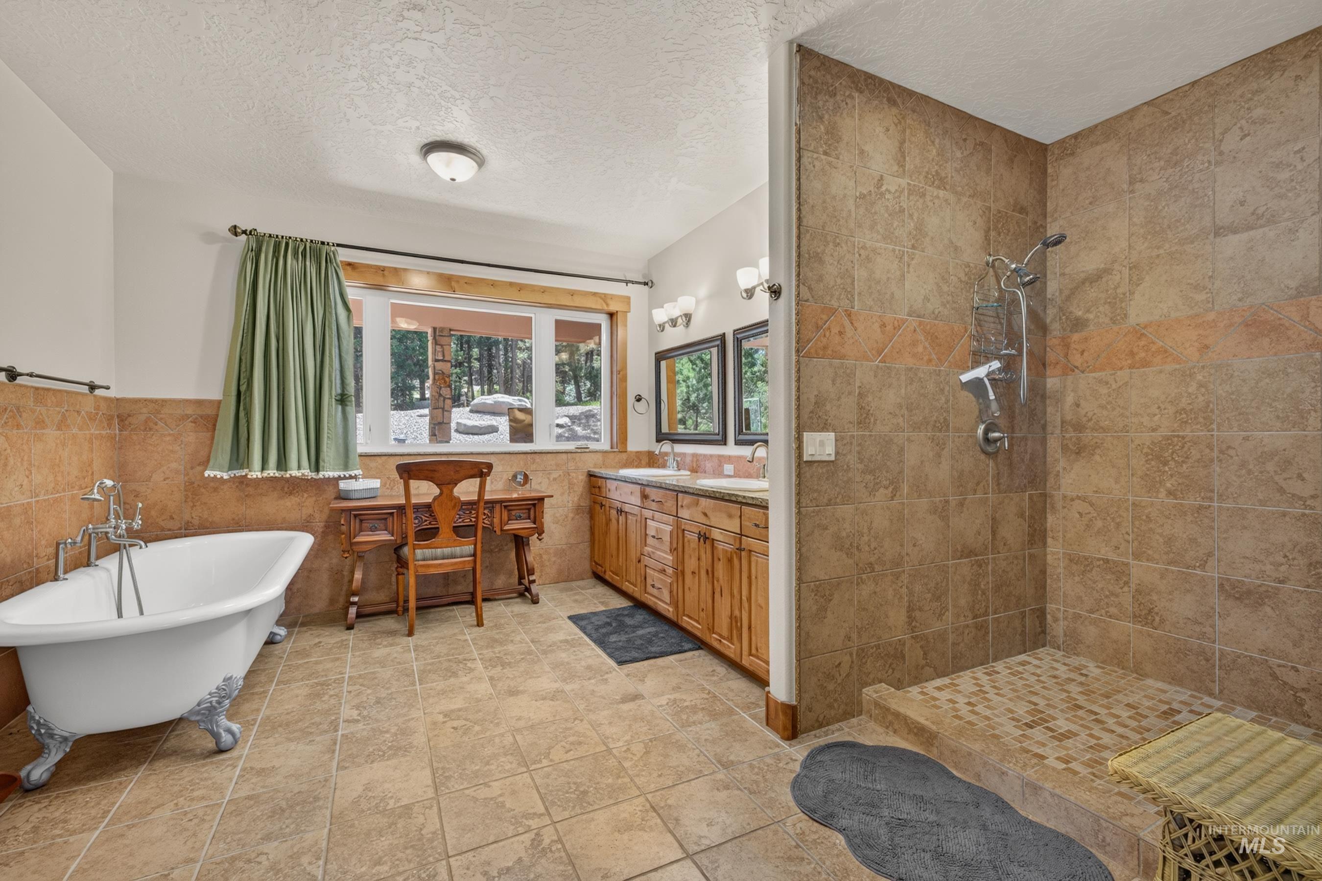 21 Starflower Dr Property Photo 22