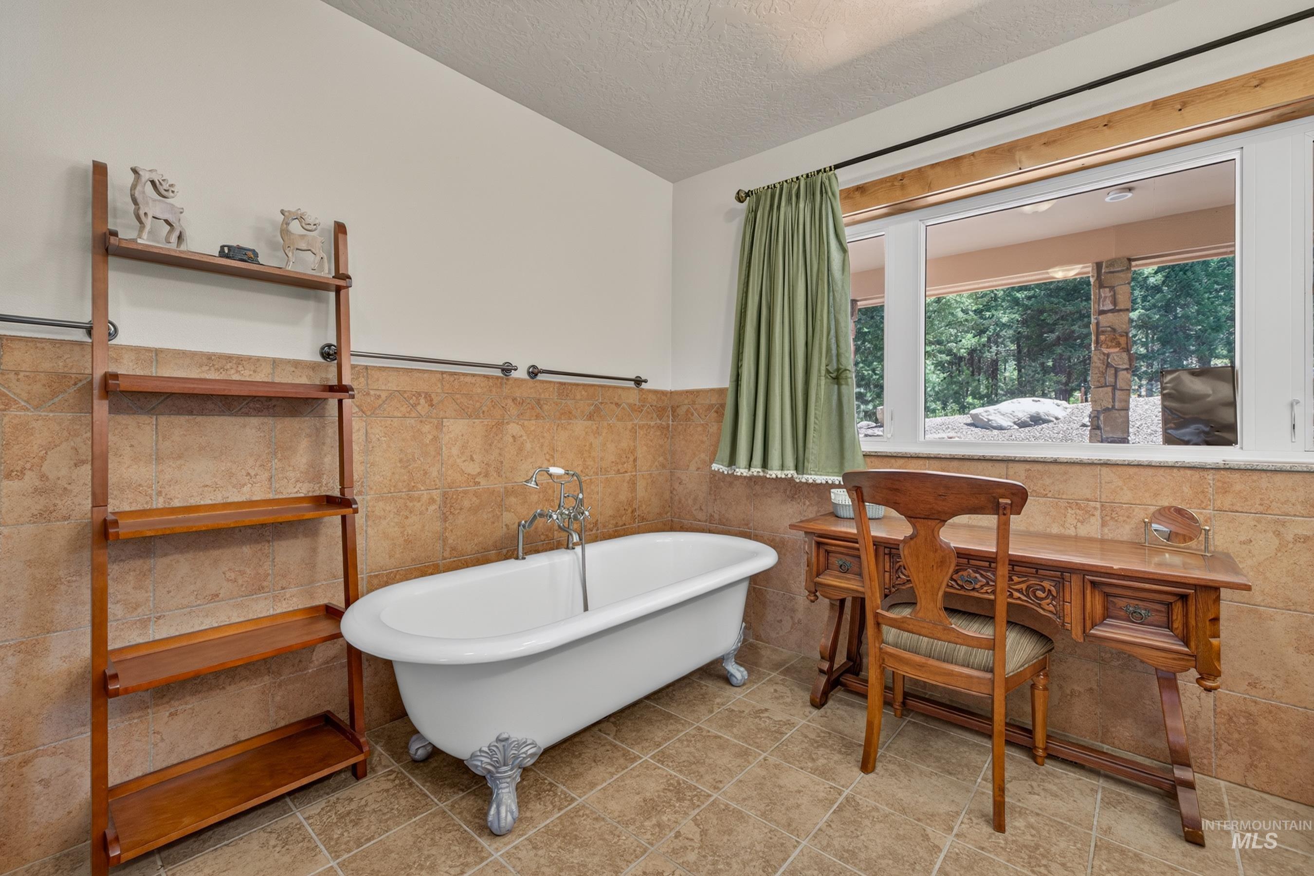 21 Starflower Dr Property Photo 24