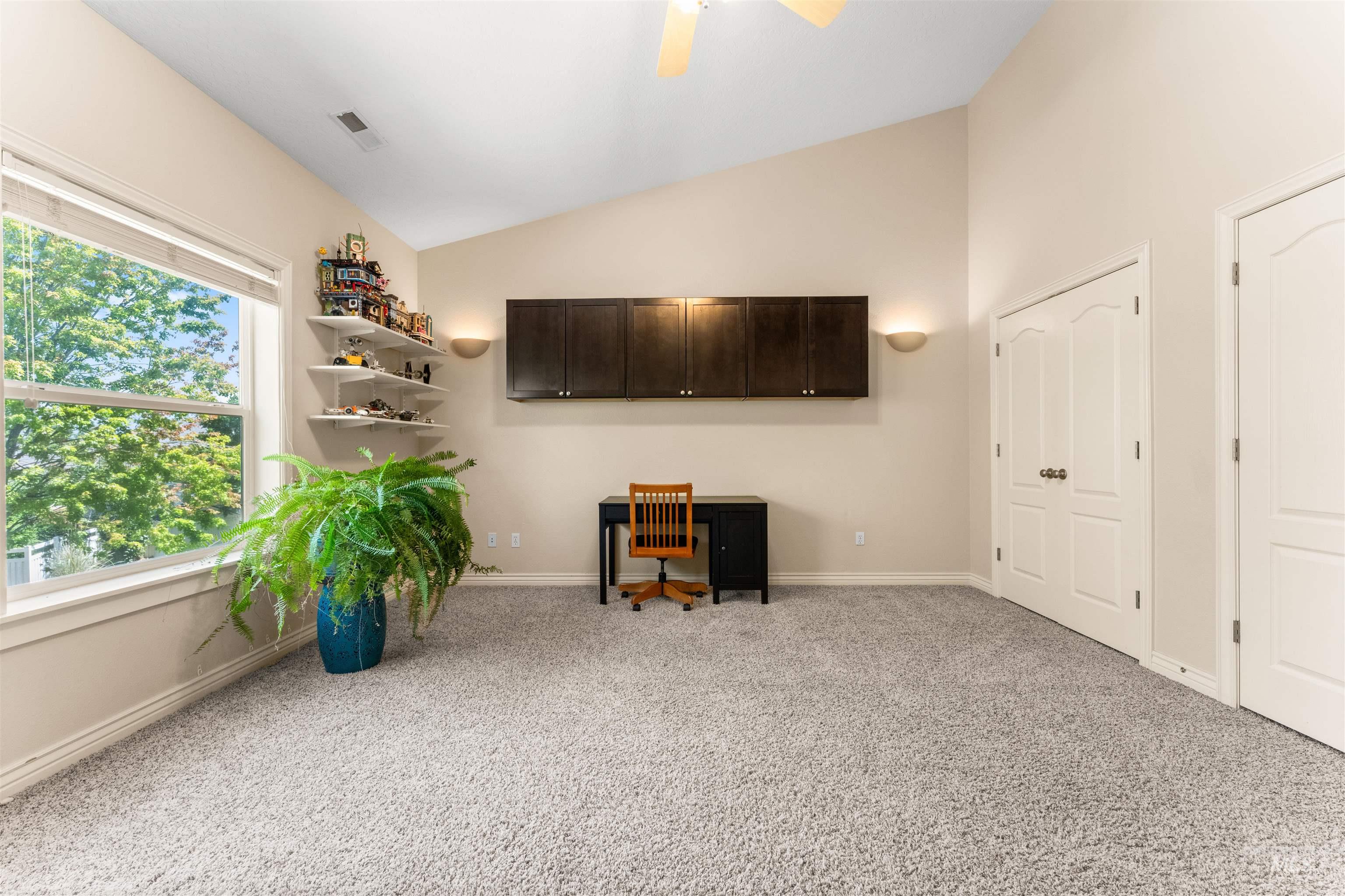 3410 N Boulder Creek Ave Property Photo 33