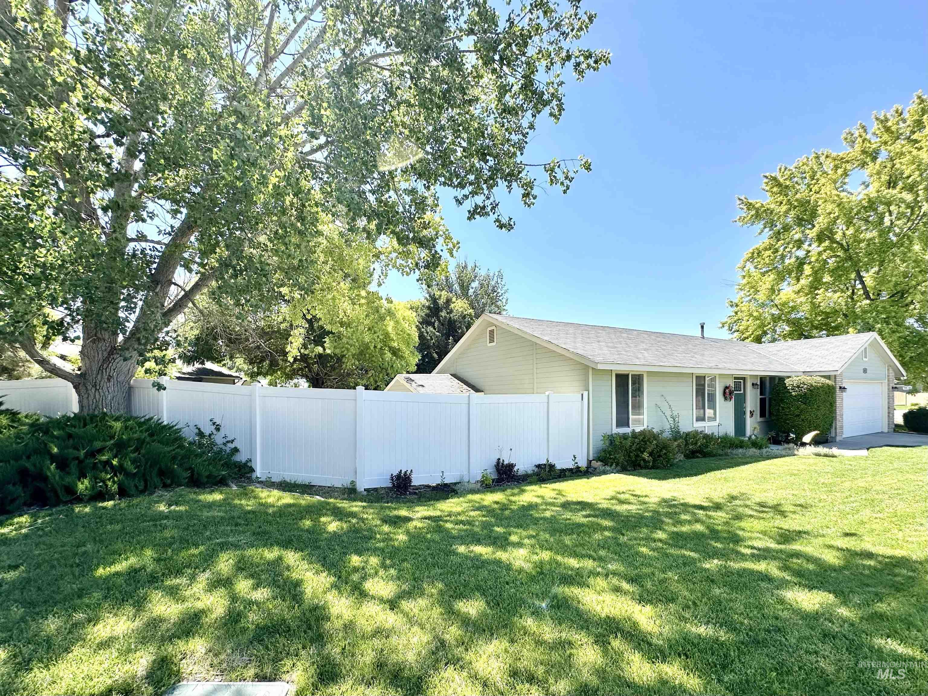 2472 N Maxie Way Property Photo 3