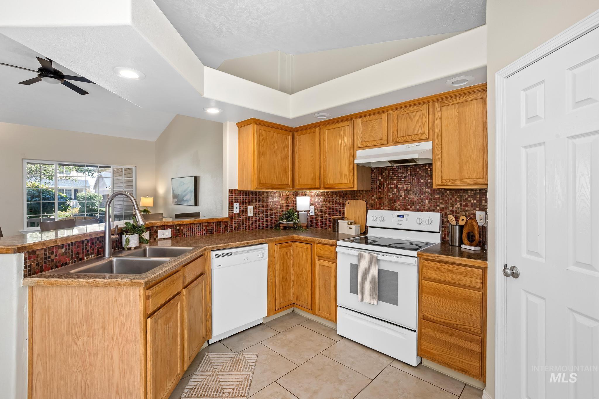 3527 N Maplestone Ave Property Photo 14