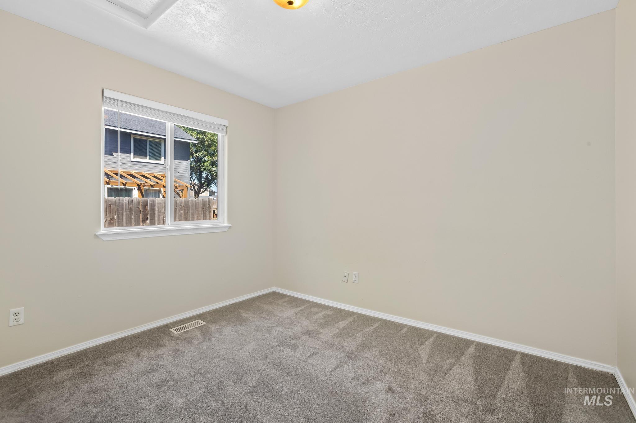 3527 N Maplestone Ave Property Photo 24