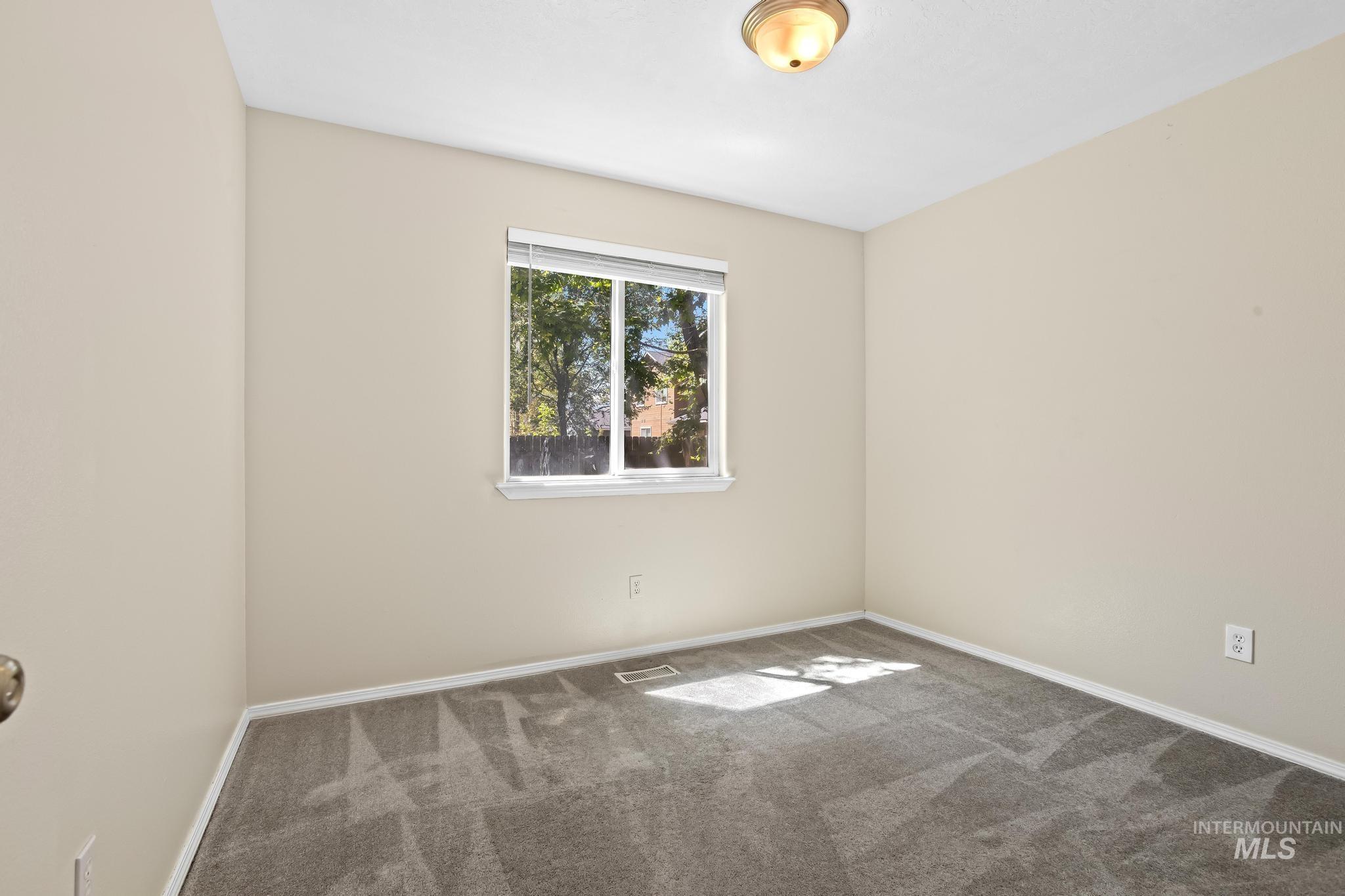 3527 N Maplestone Ave Property Photo 27