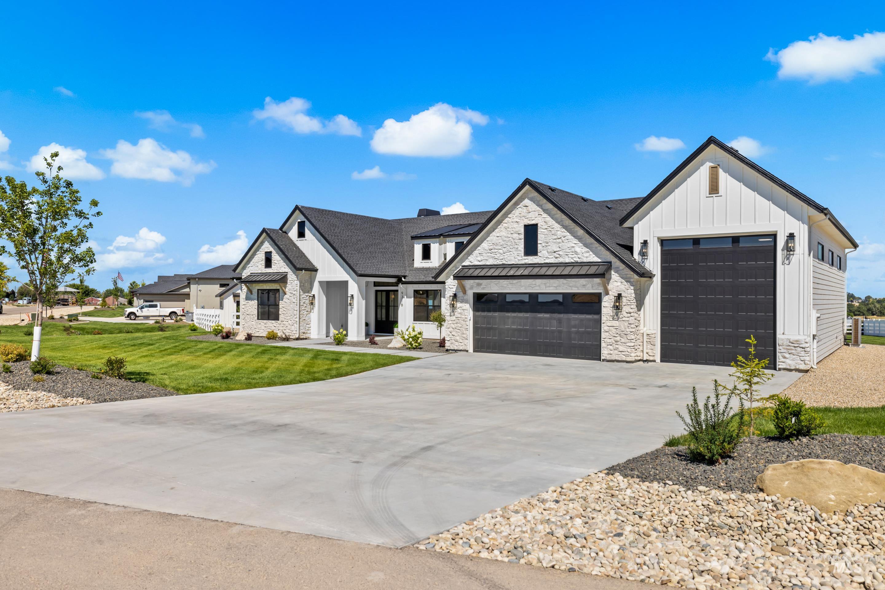 9316 Basin Kid Ct Property Photo 6