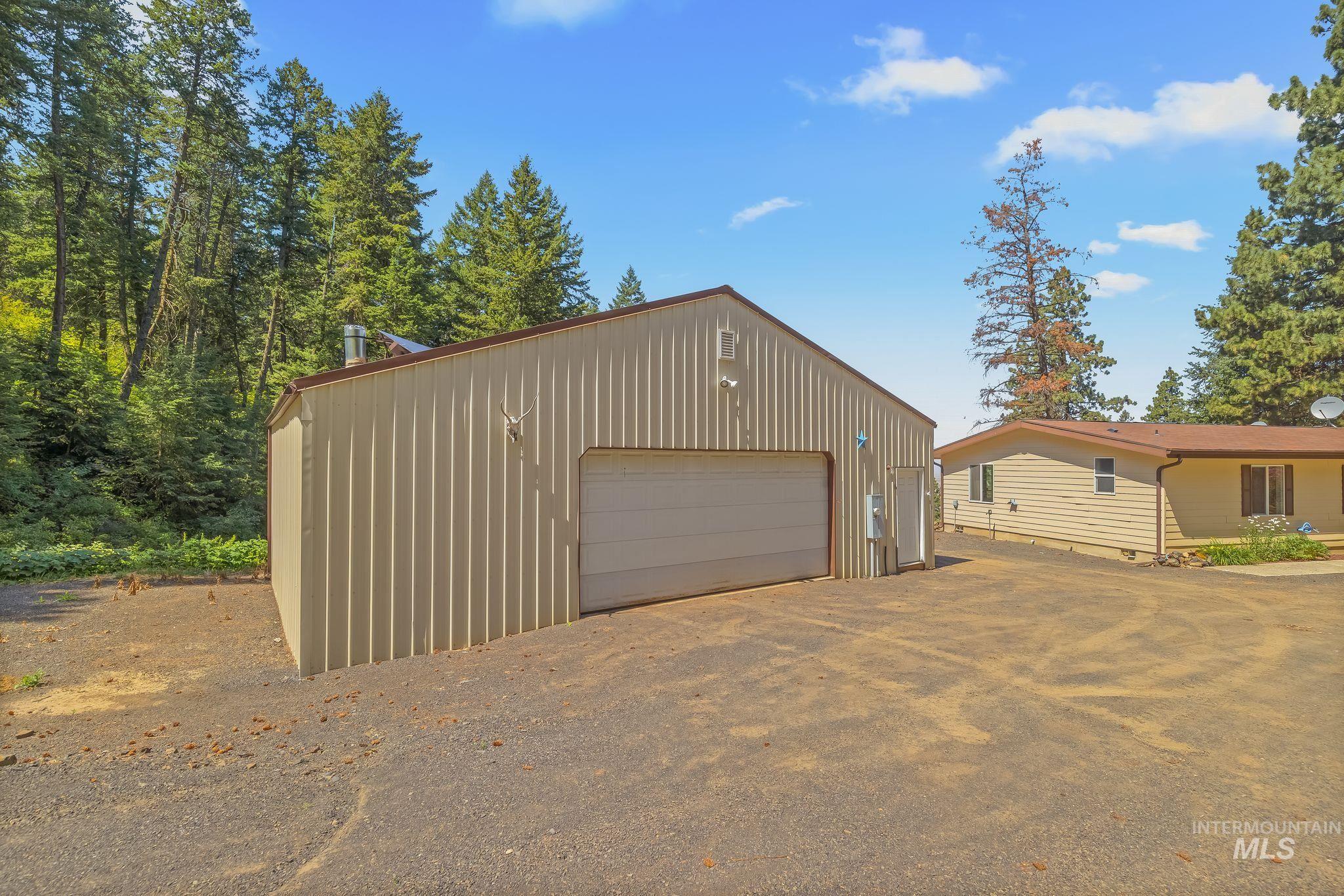 40936 Bobcat Lane Property Photo 5