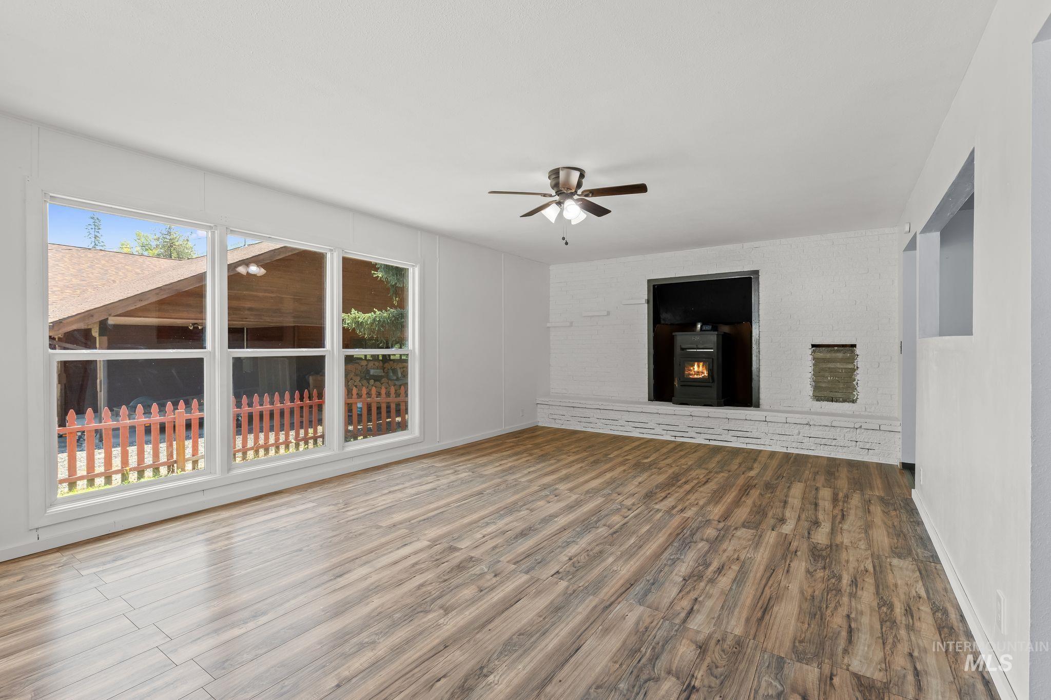 11750 Hartford Ave Property Photo 7