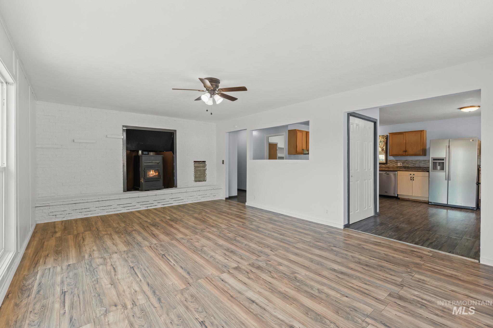 11750 Hartford Ave Property Photo 9