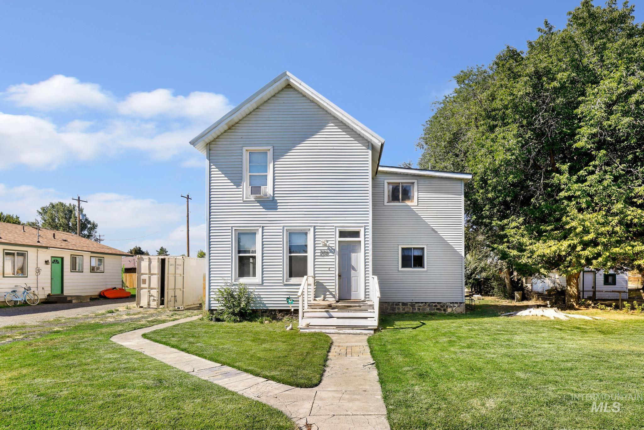 108 E C St Property Photo 1