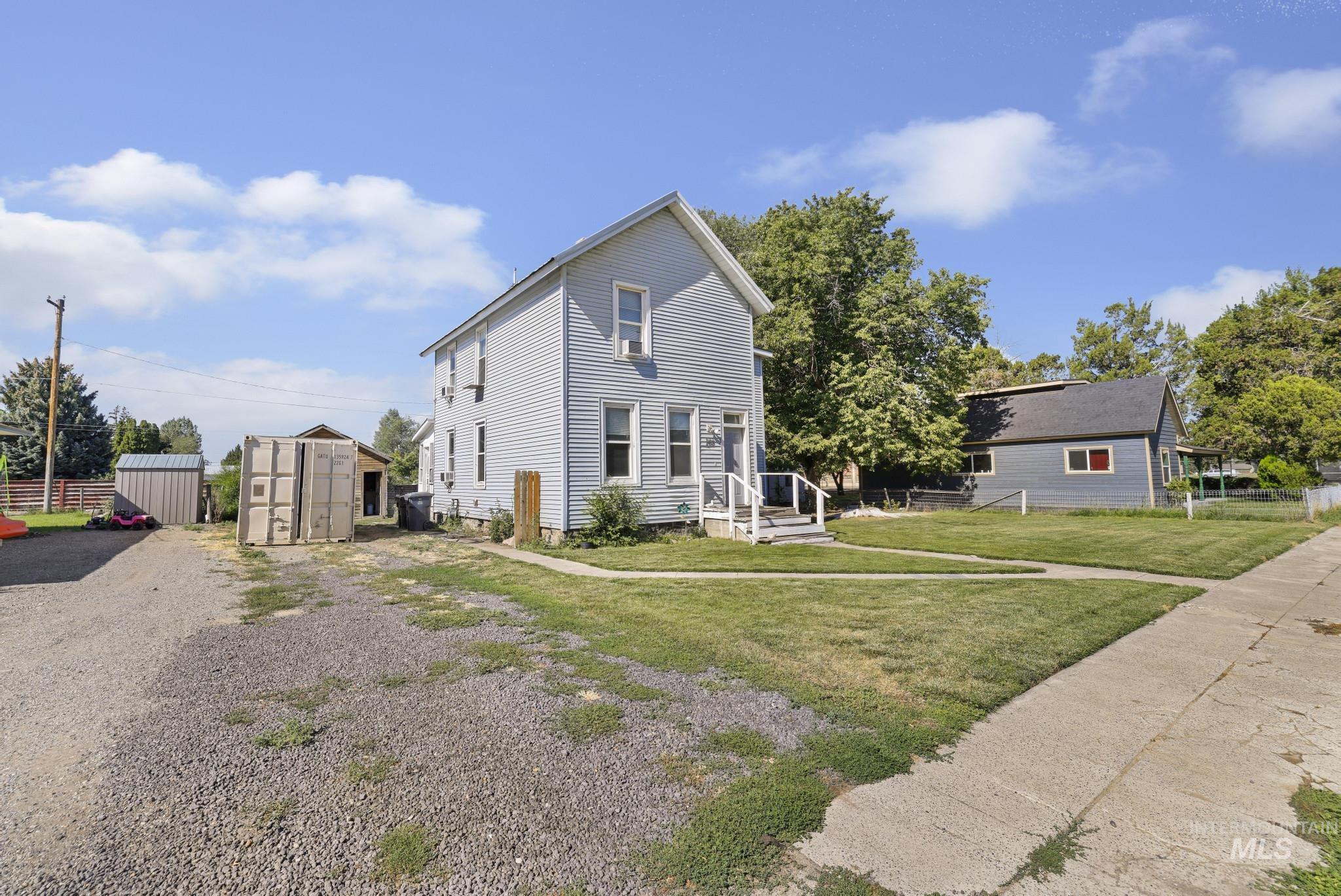 108 E C St Property Photo 3