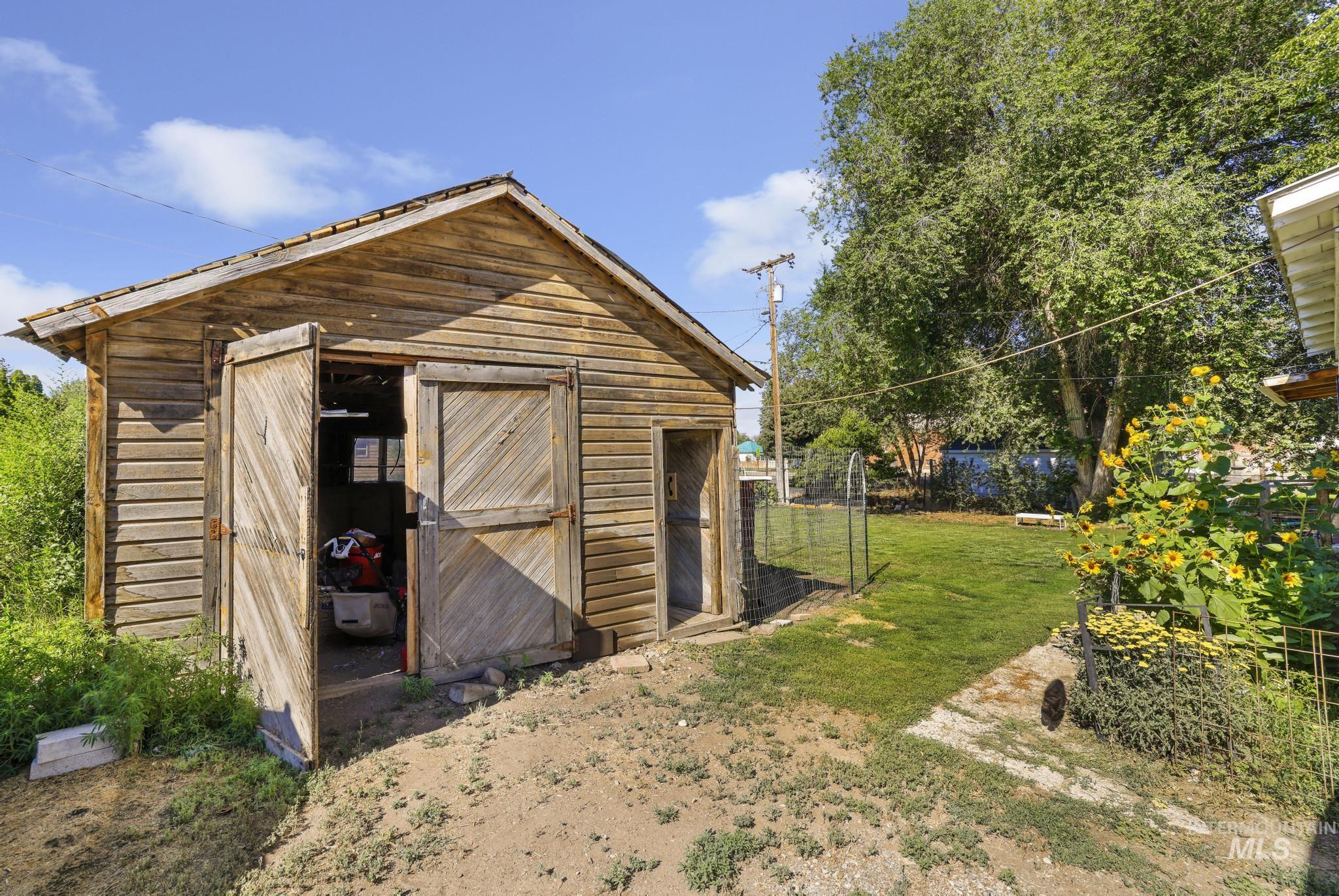 108 E C St Property Photo 24