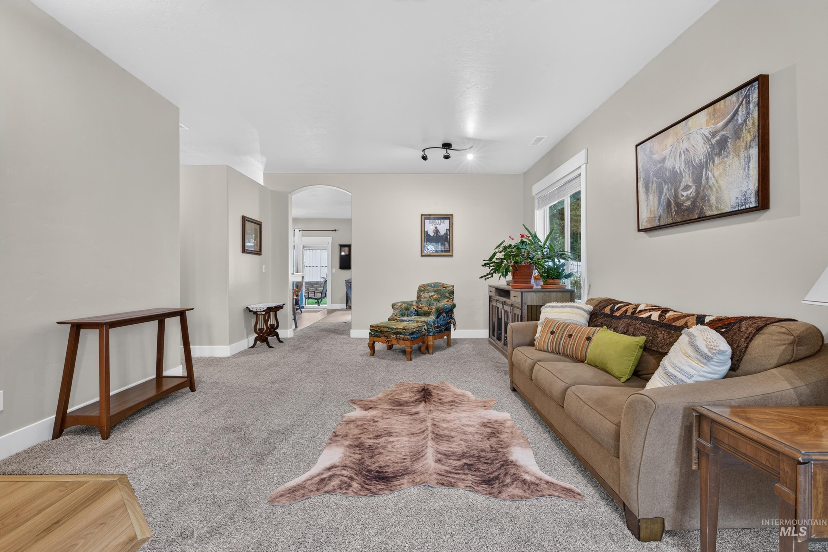 1212 White Horse Ridge Dr Property Photo 6