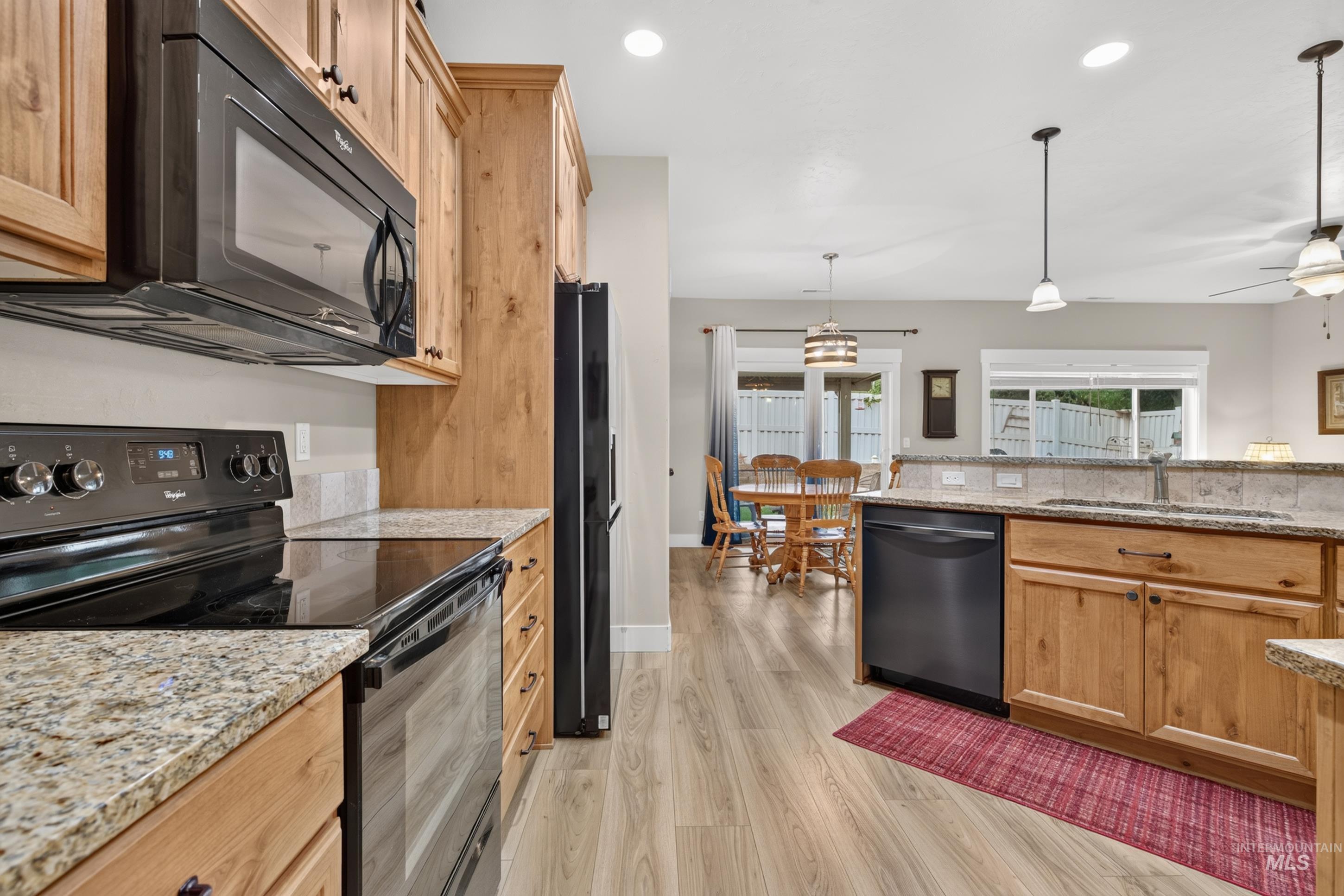 1212 White Horse Ridge Dr Property Photo 11