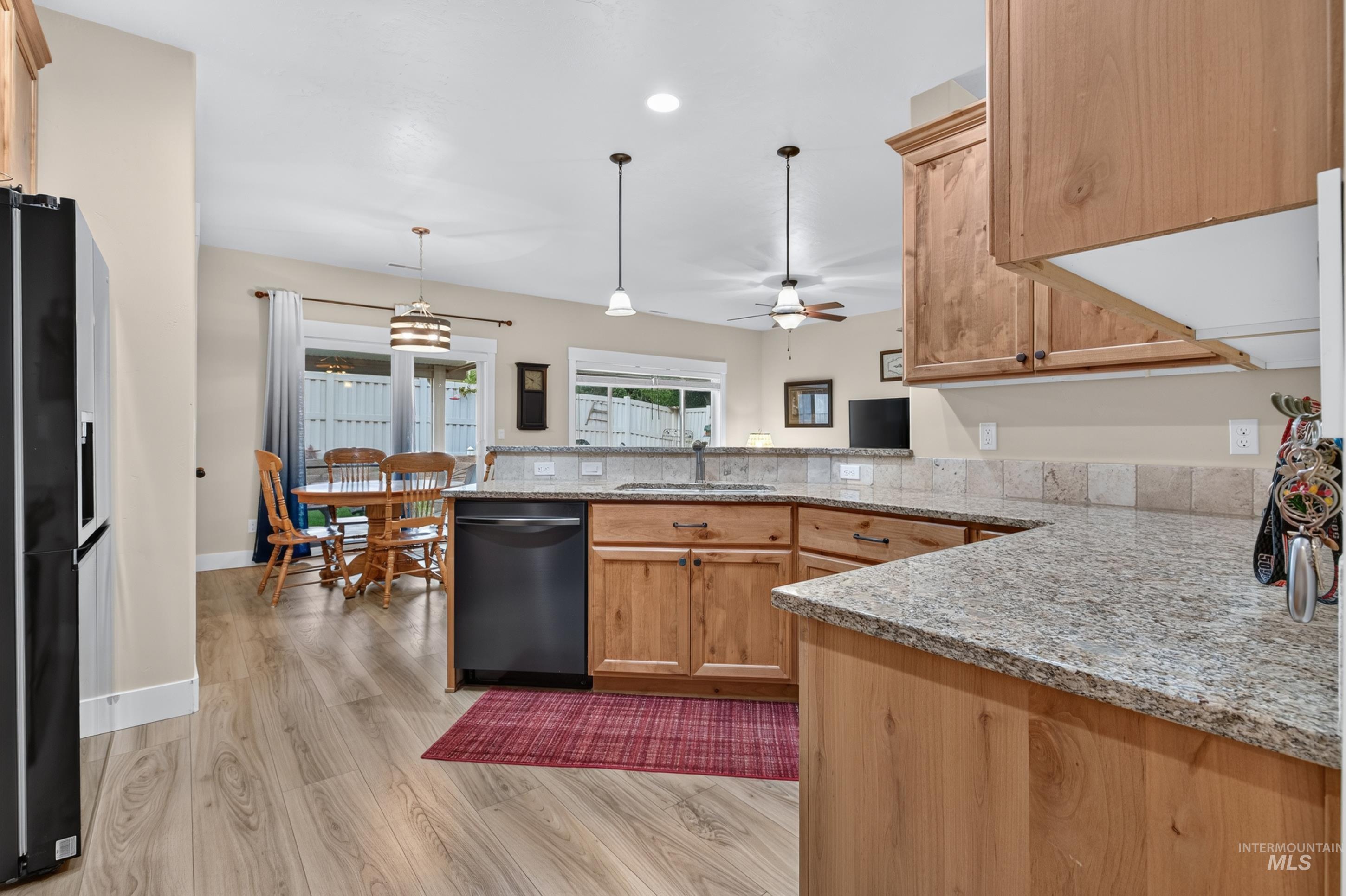 1212 White Horse Ridge Dr Property Photo 12