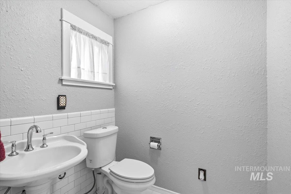 90 S Regina Rd Property Photo 21
