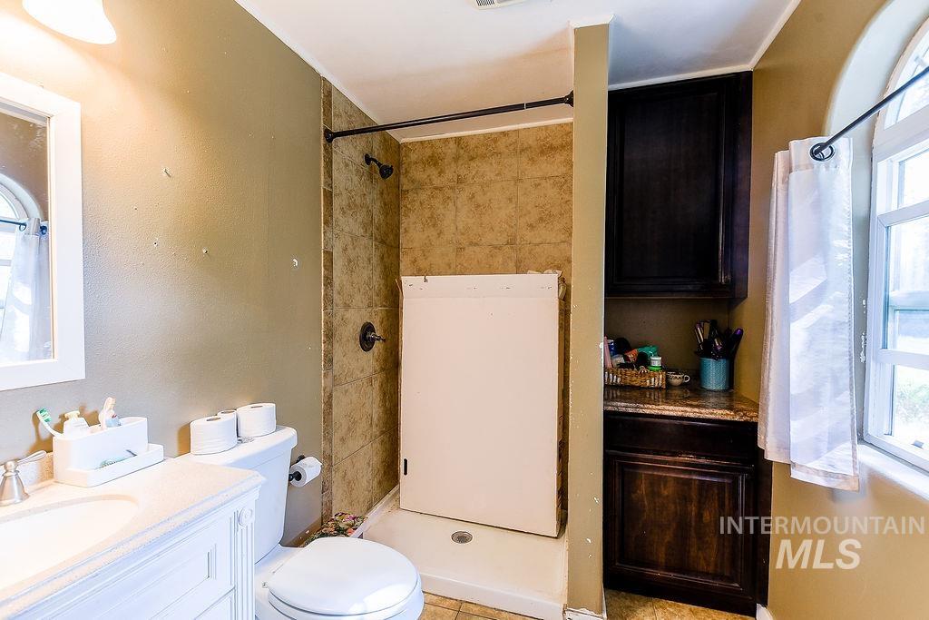 1094 Crumarine Loop Property Photo 20