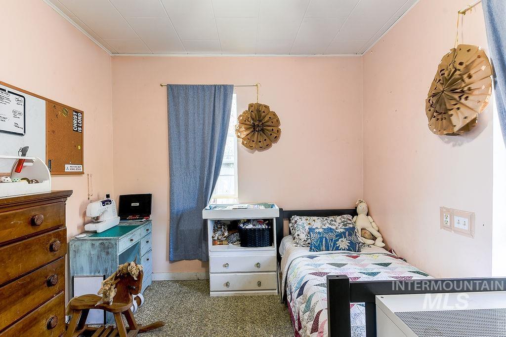 1094 Crumarine Loop Property Photo 28