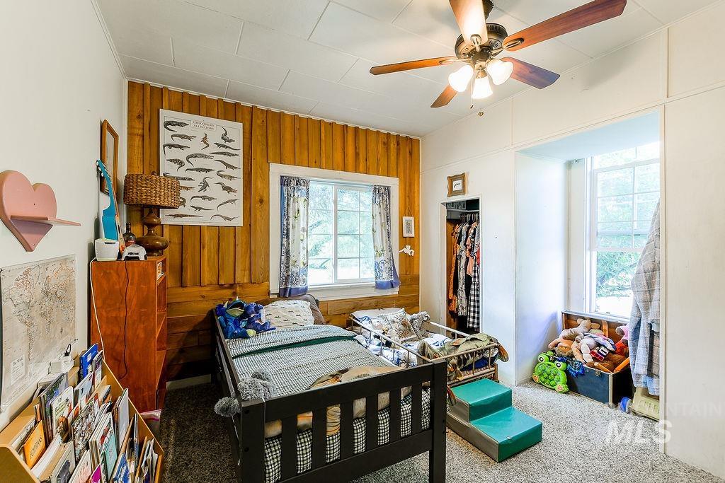 1094 Crumarine Loop Property Photo 32