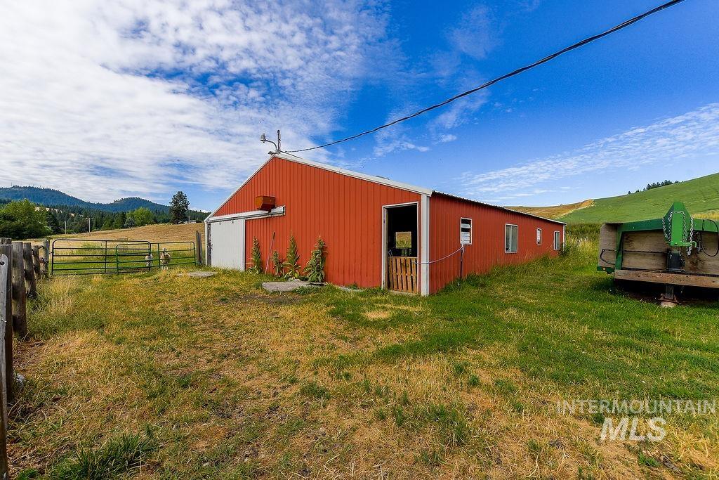 1094 Crumarine Loop Property Photo 43