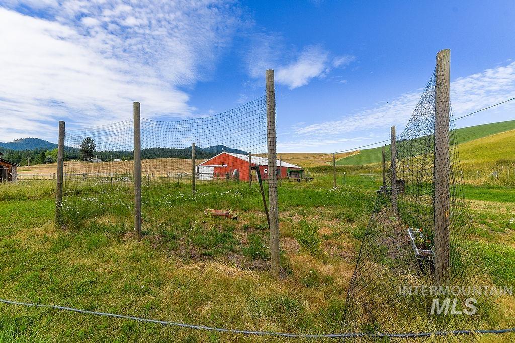 1094 Crumarine Loop Property Photo 45