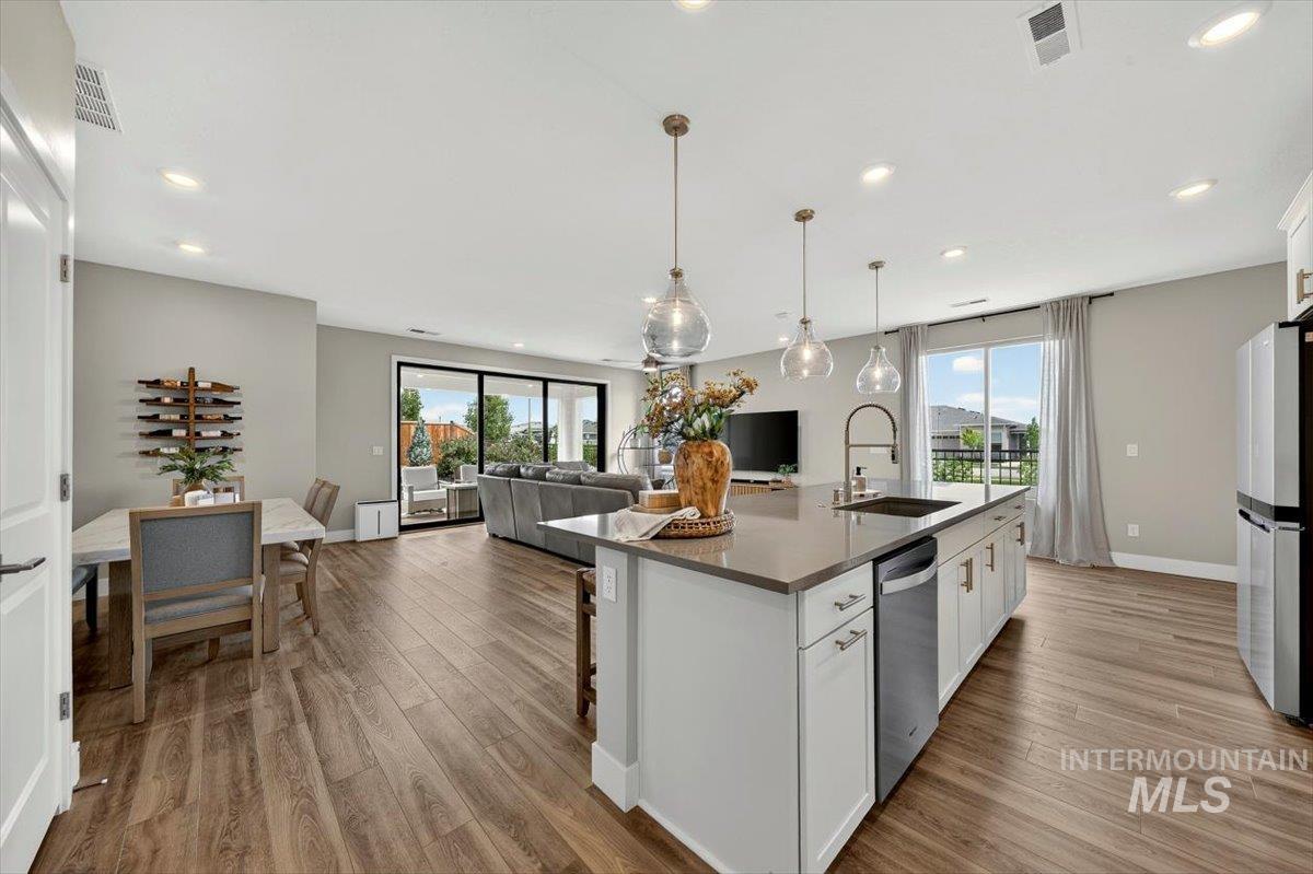 12150 S Glory Ln Property Photo 17