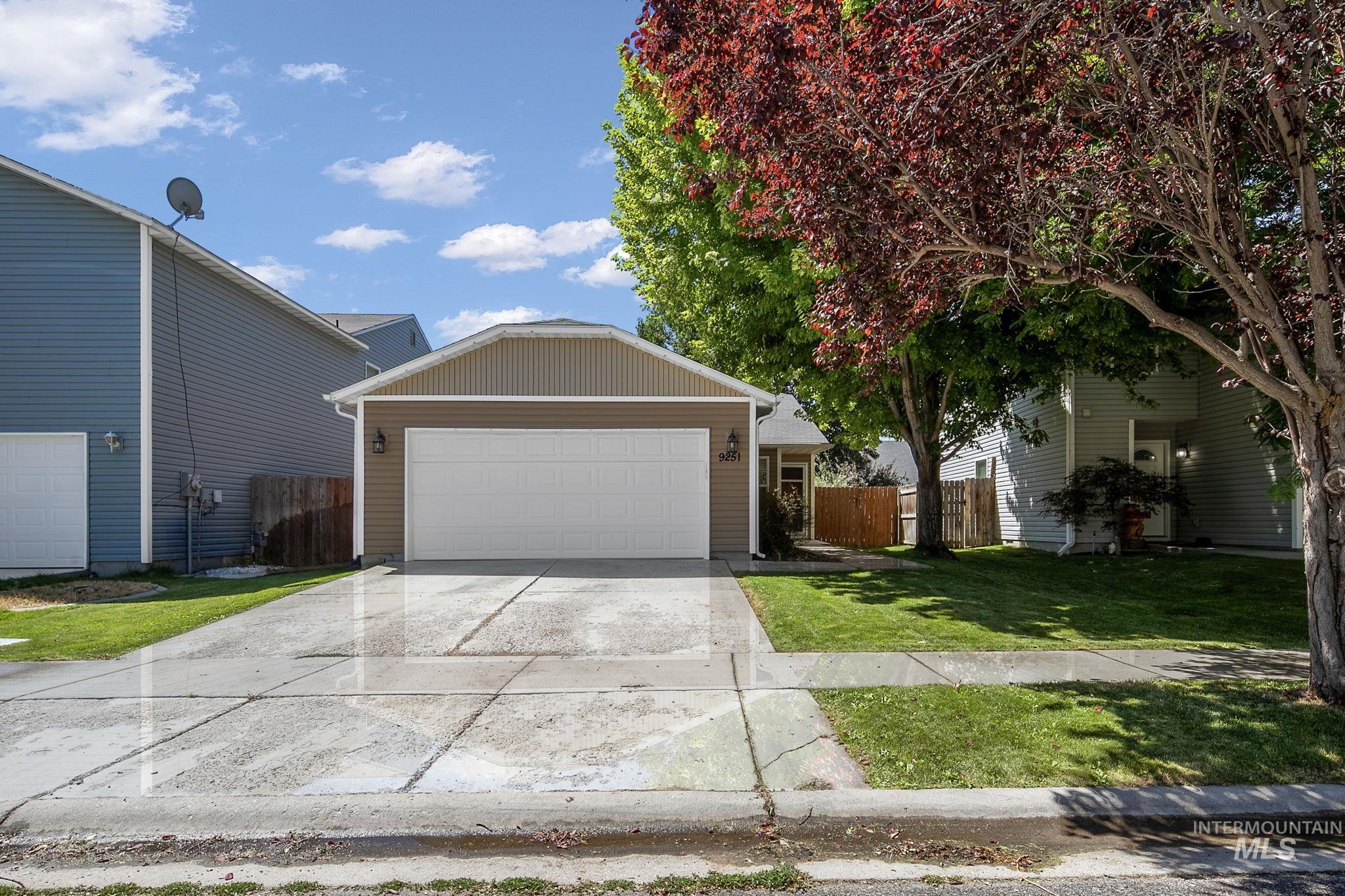 9251 W Hearthside Dr. Property Photo 1