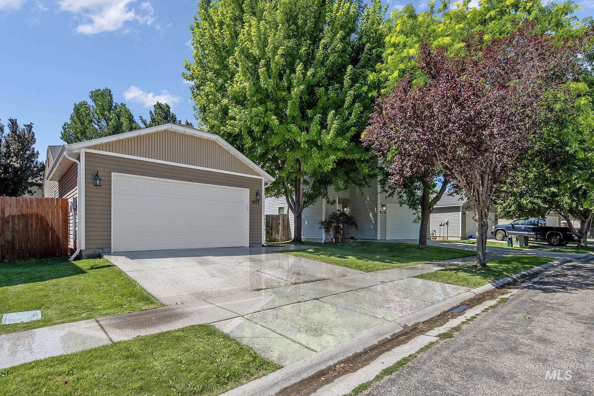 9251 W Hearthside Dr. Property Photo 2