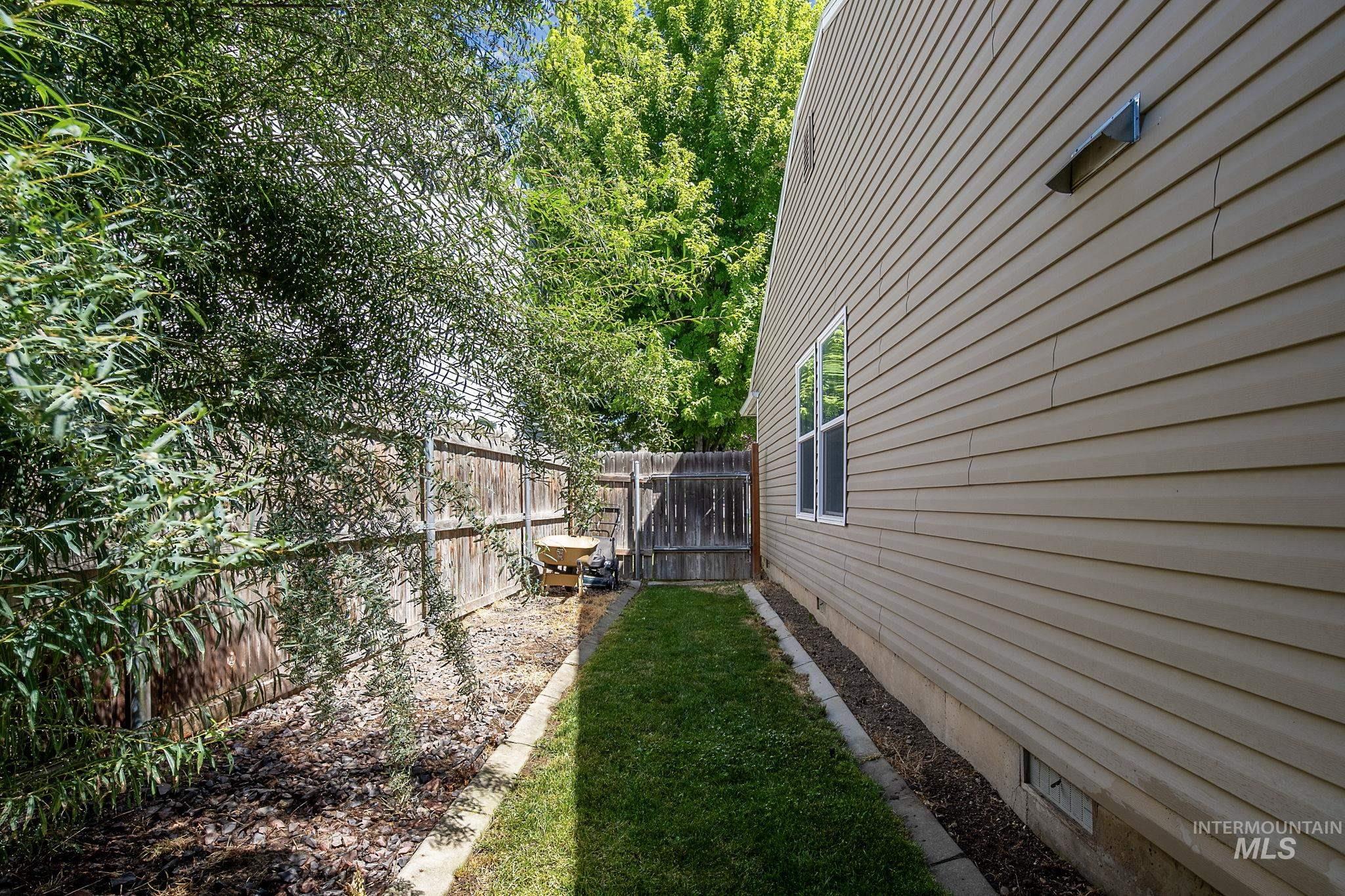 9251 W Hearthside Dr. Property Photo 28