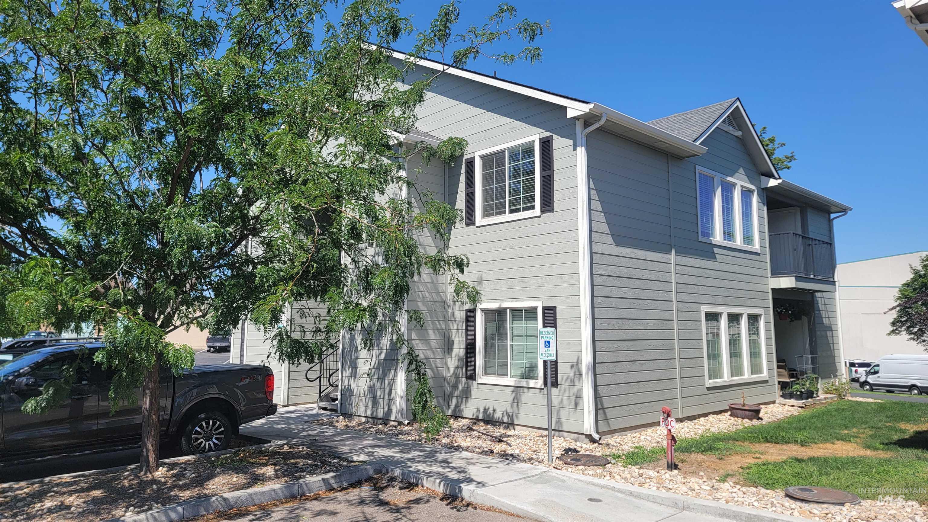 276 E Main Loop Property Photo 3