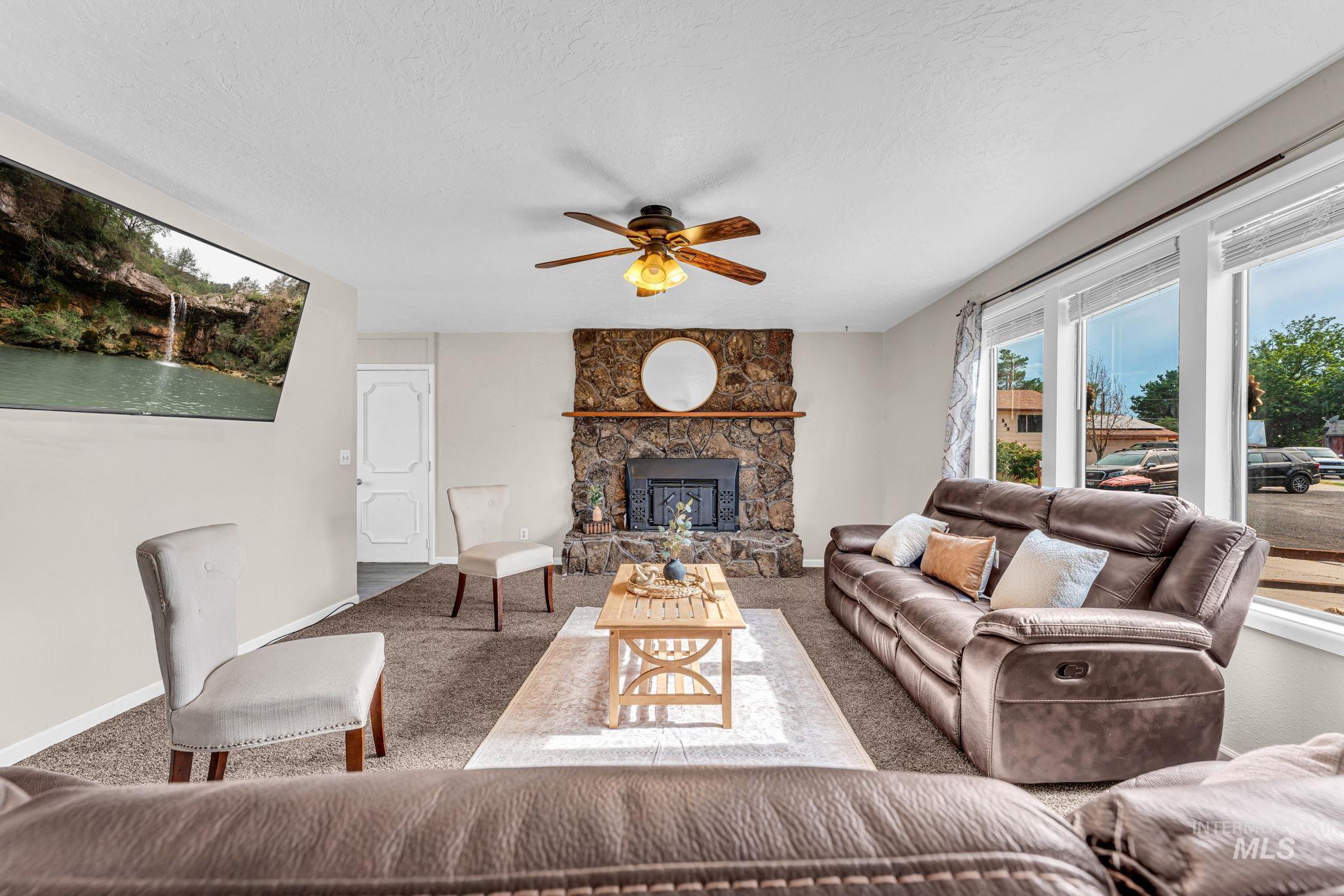 850 Rosewood Dr. Property Photo 7