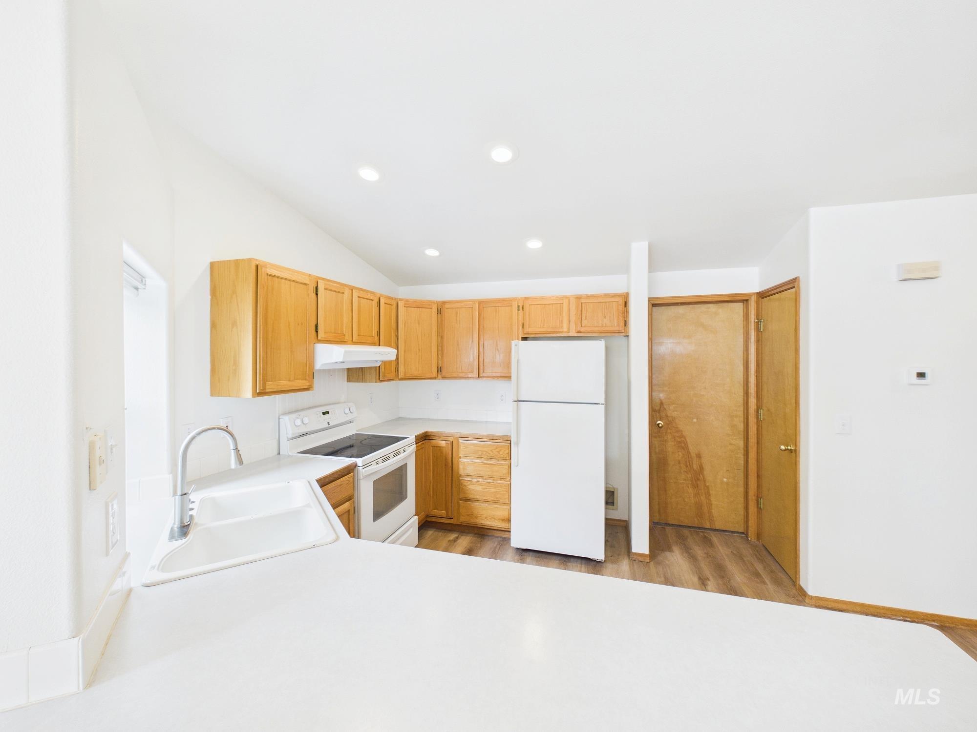 804 E Main #6 Property Photo 12