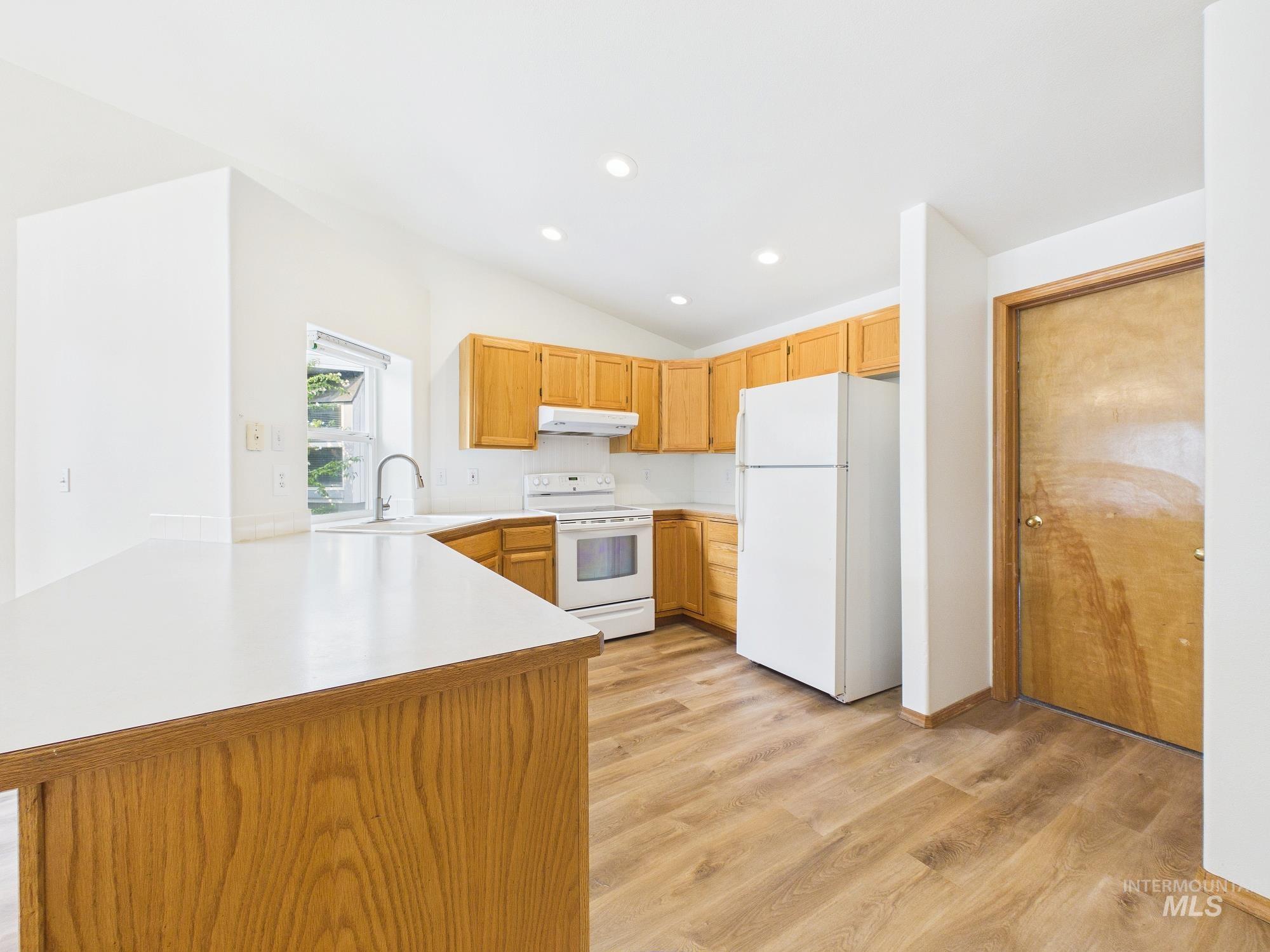 804 E Main #6 Property Photo 14