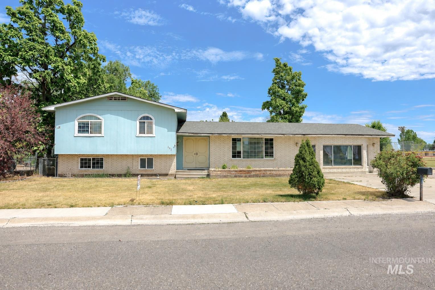 602 18th Street Property Photo 1
