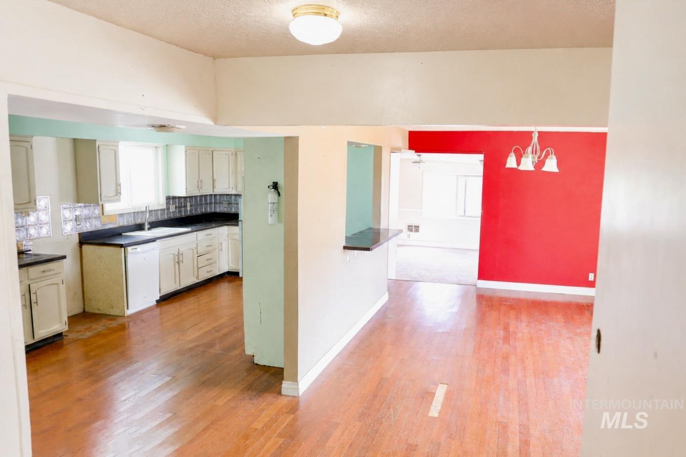 602 18th Street Property Photo 2