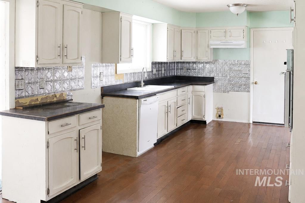 602 18th Street Property Photo 4