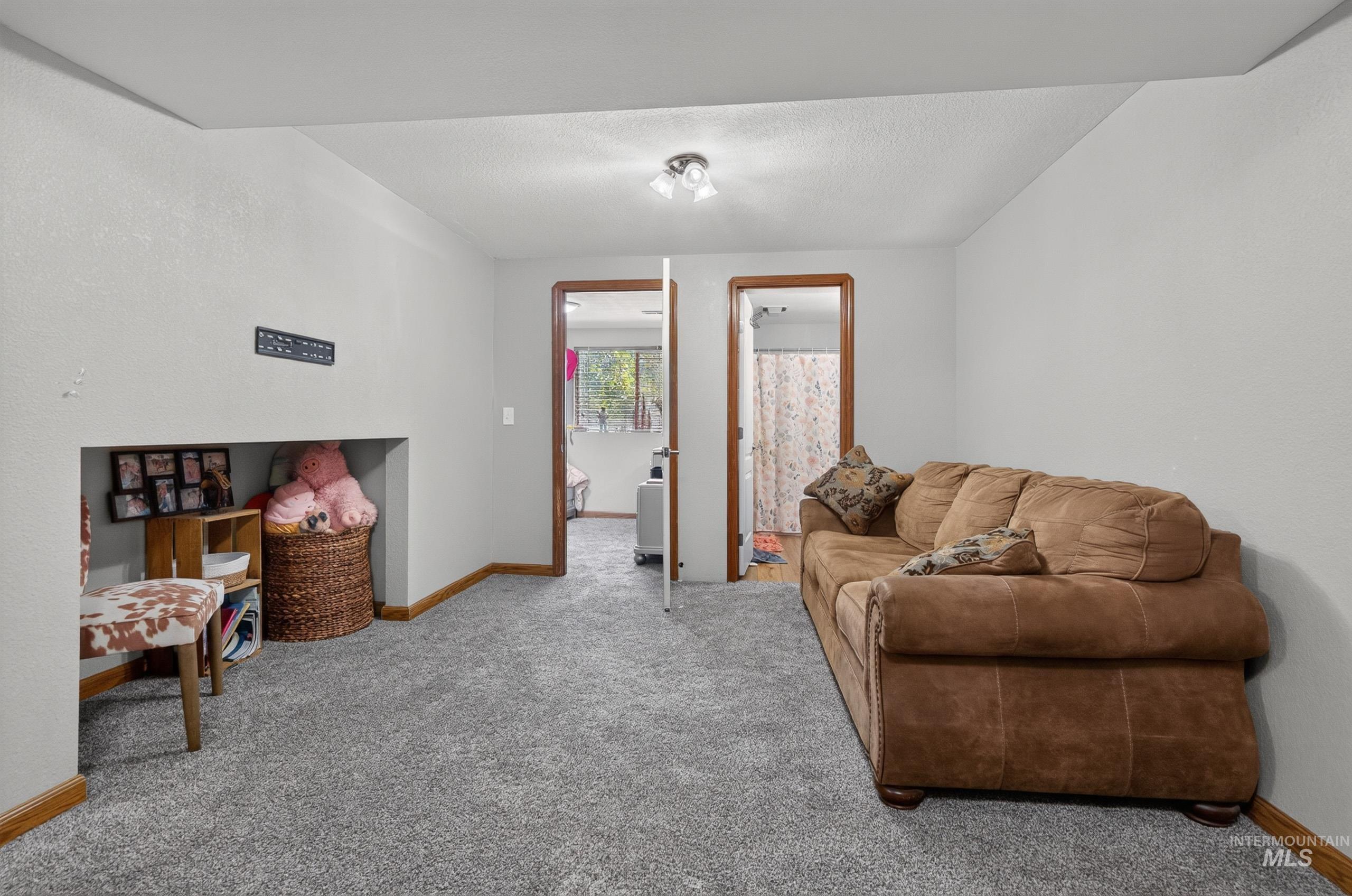 9696 Gloria Rd. Property Photo 28