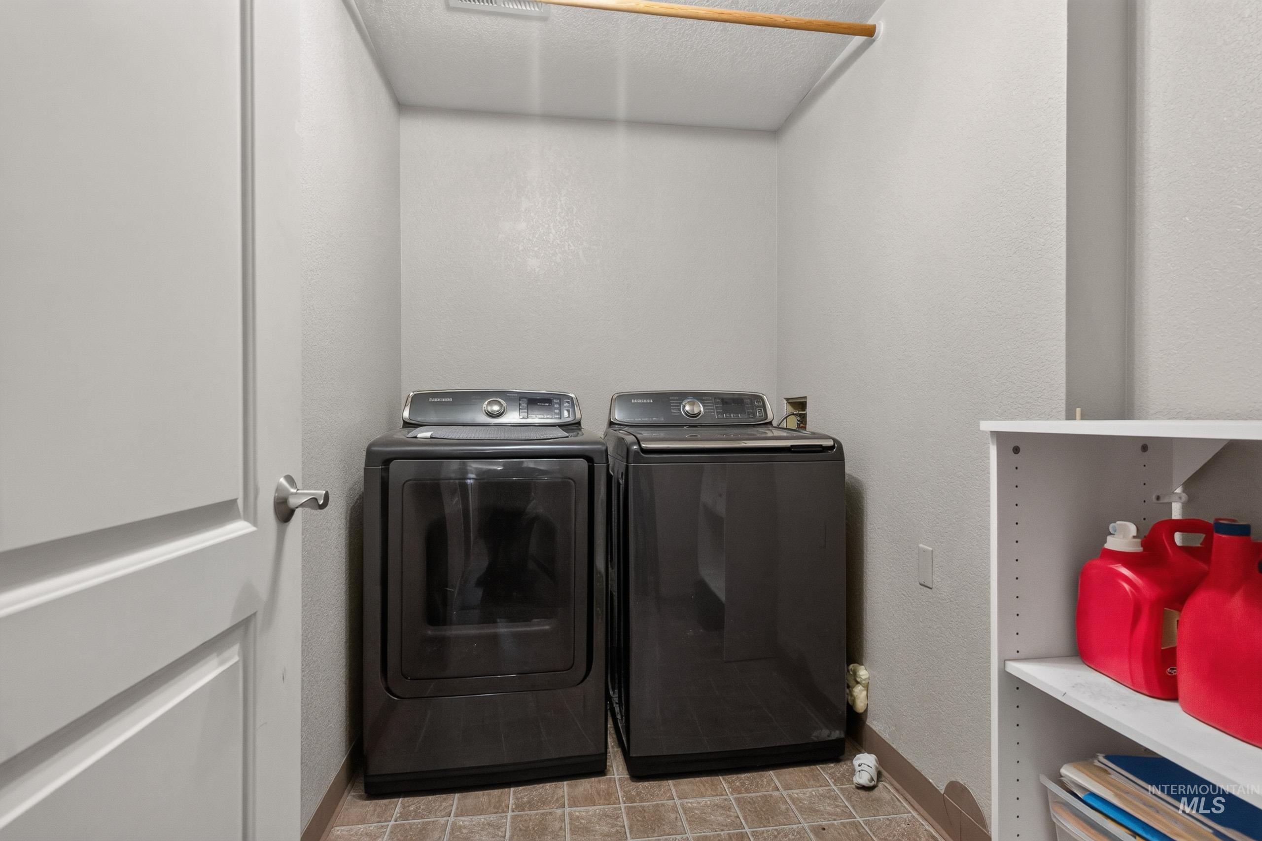9696 Gloria Rd. Property Photo 36