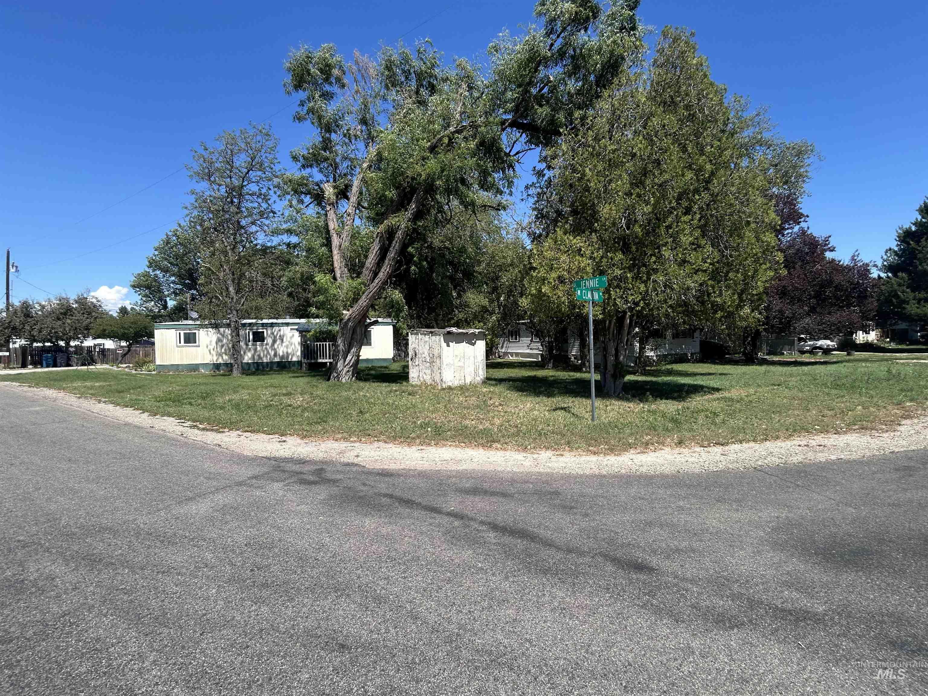 7700 N Jennie Ln & 10426 W Claudia Road Property Photo 1