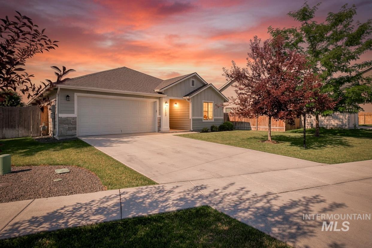 4609 E Middle Fork Way Property Photo 1