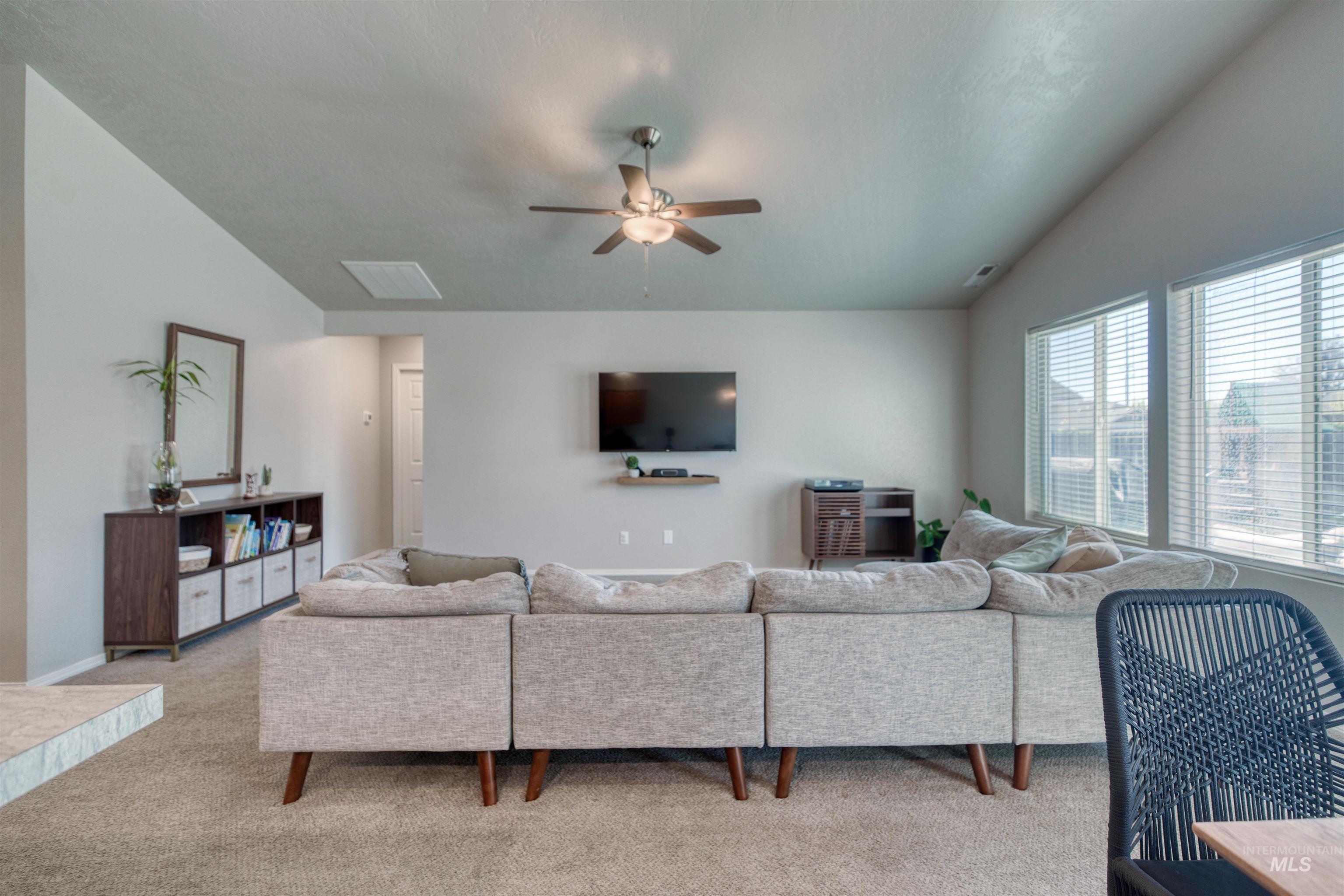4609 E Middle Fork Way Property Photo 12