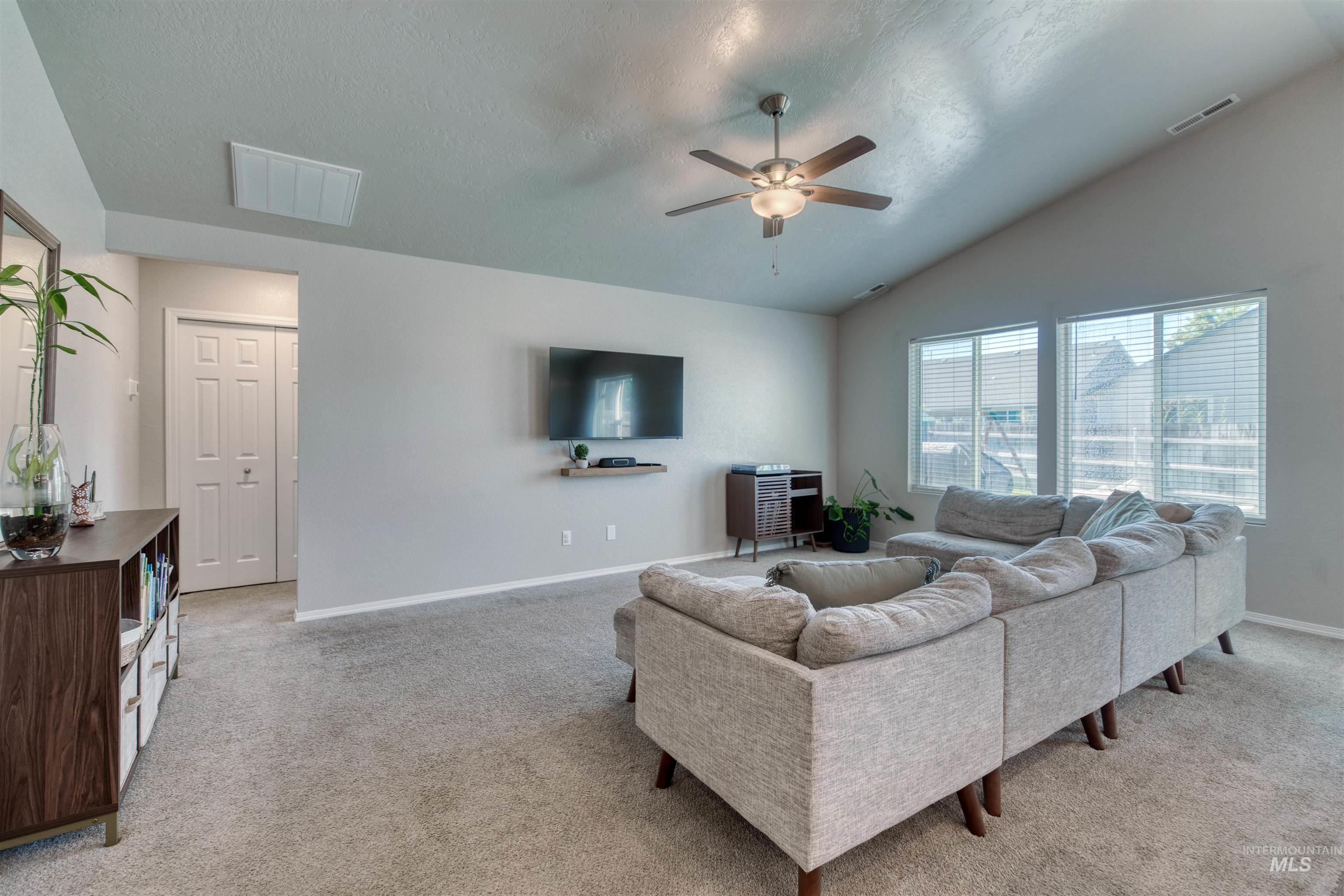 4609 E Middle Fork Way Property Photo 13