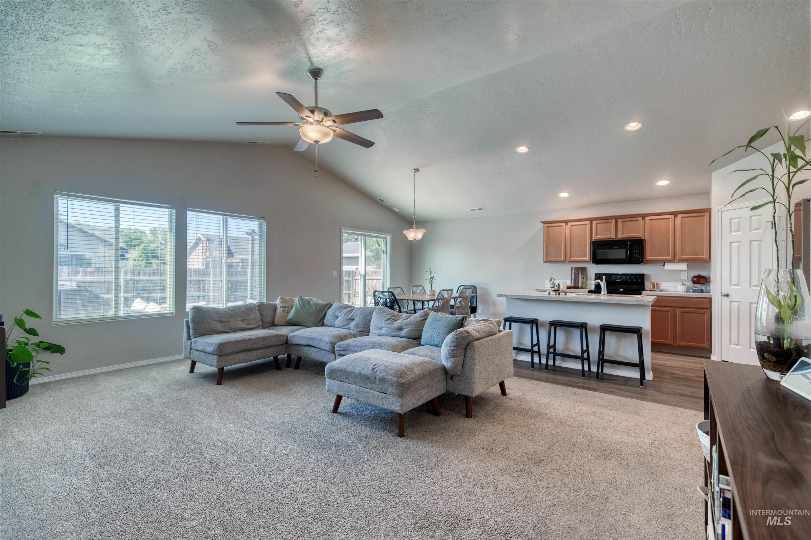 4609 E Middle Fork Way Property Photo 14