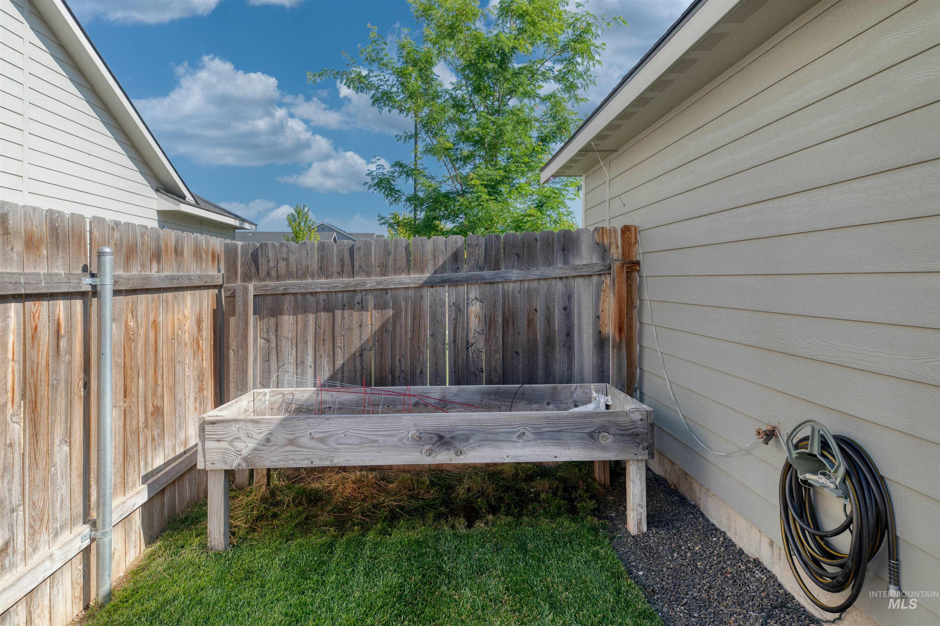 4609 E Middle Fork Way Property Photo 30