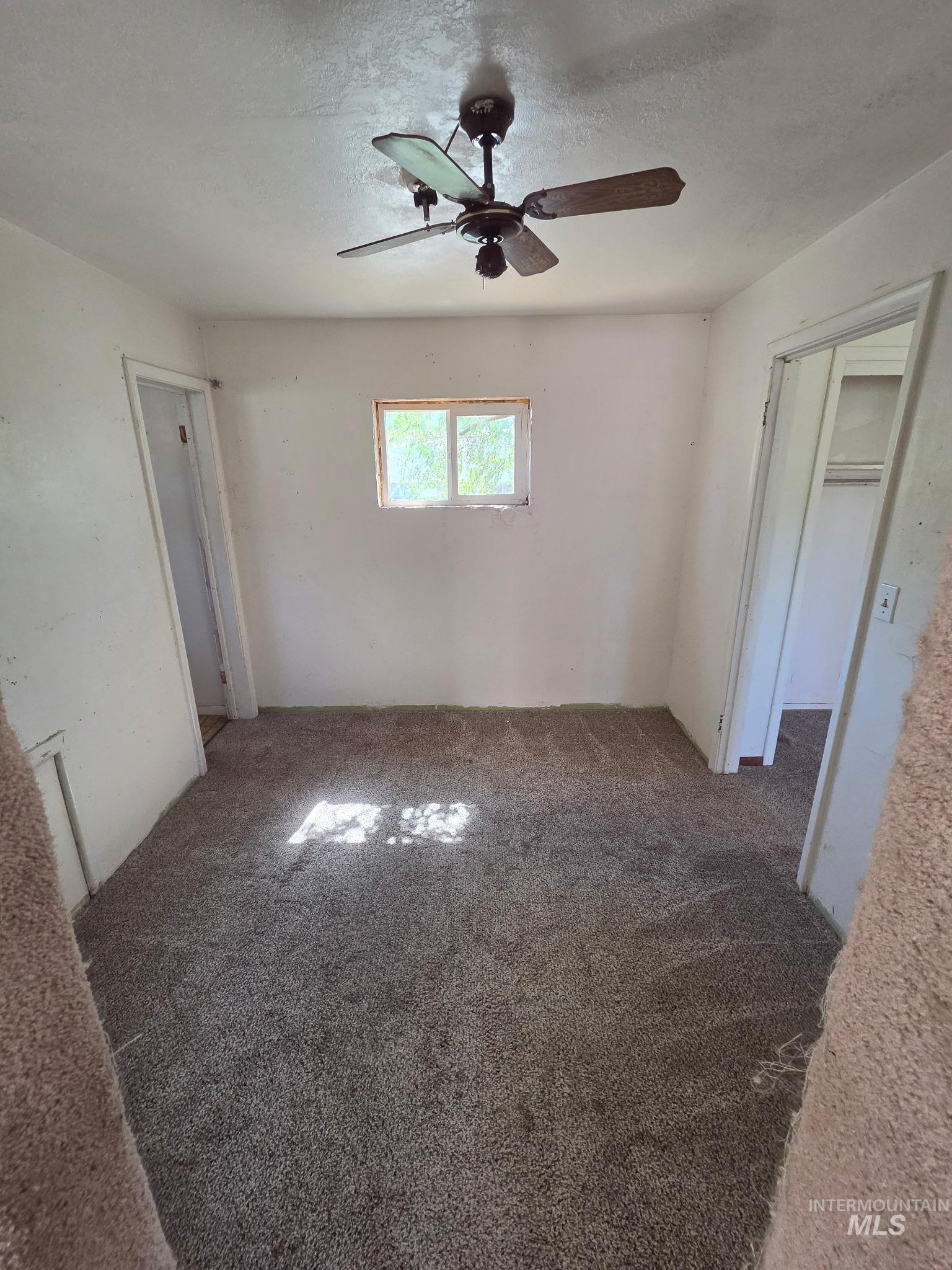 225 S 4th E Property Photo 13
