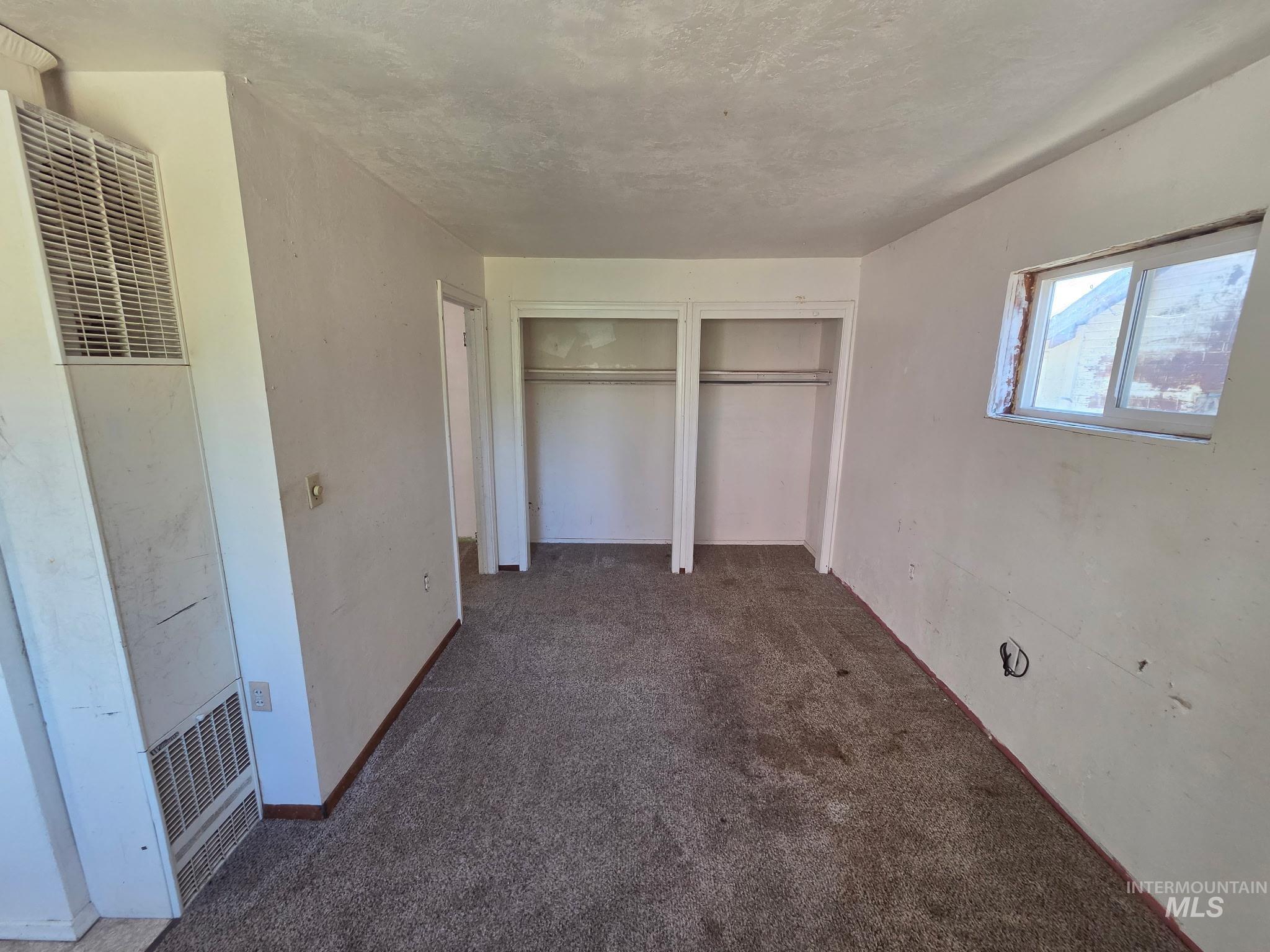 225 S 4th E Property Photo 14
