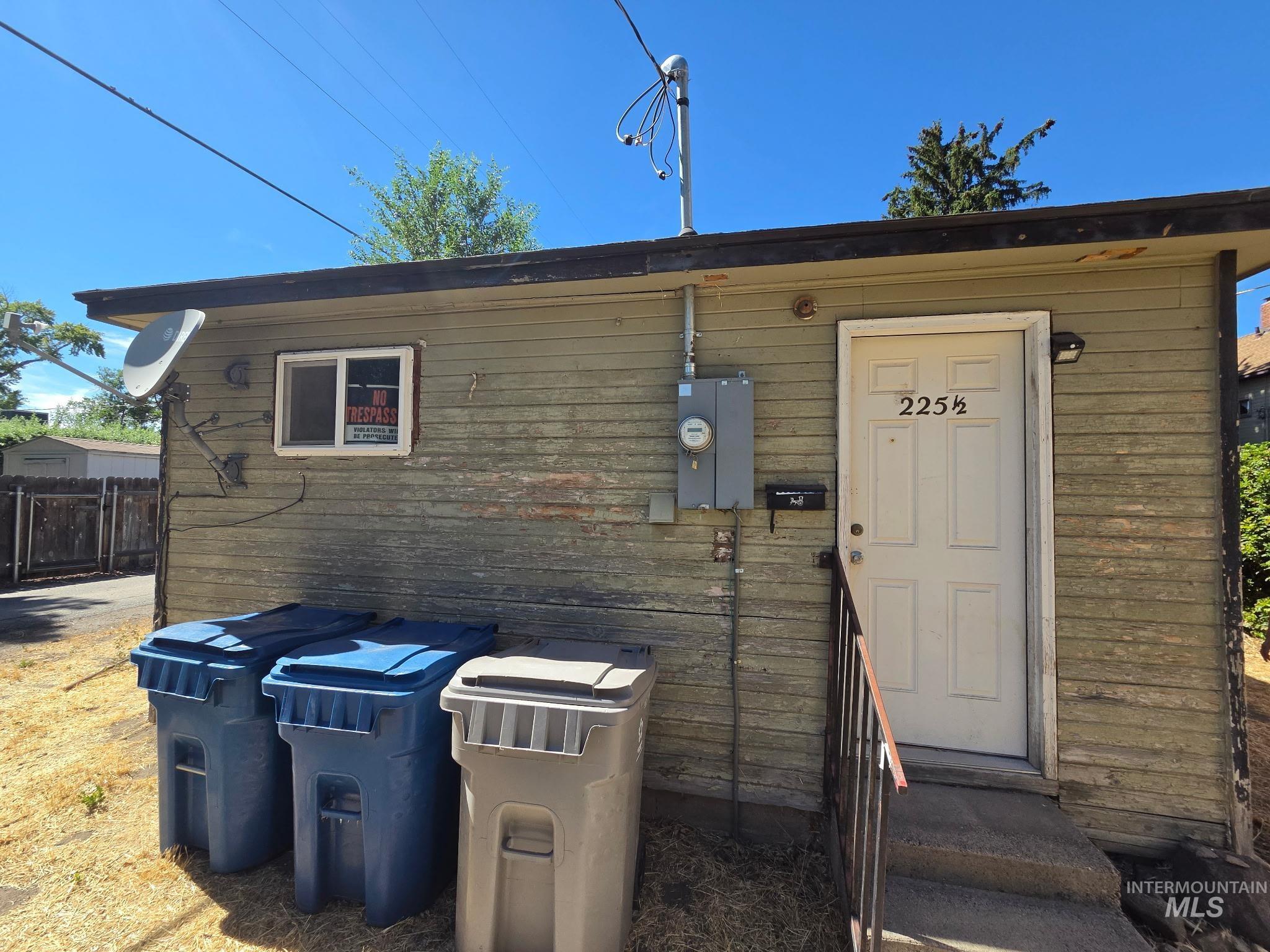 225 S 4th E Property Photo 16
