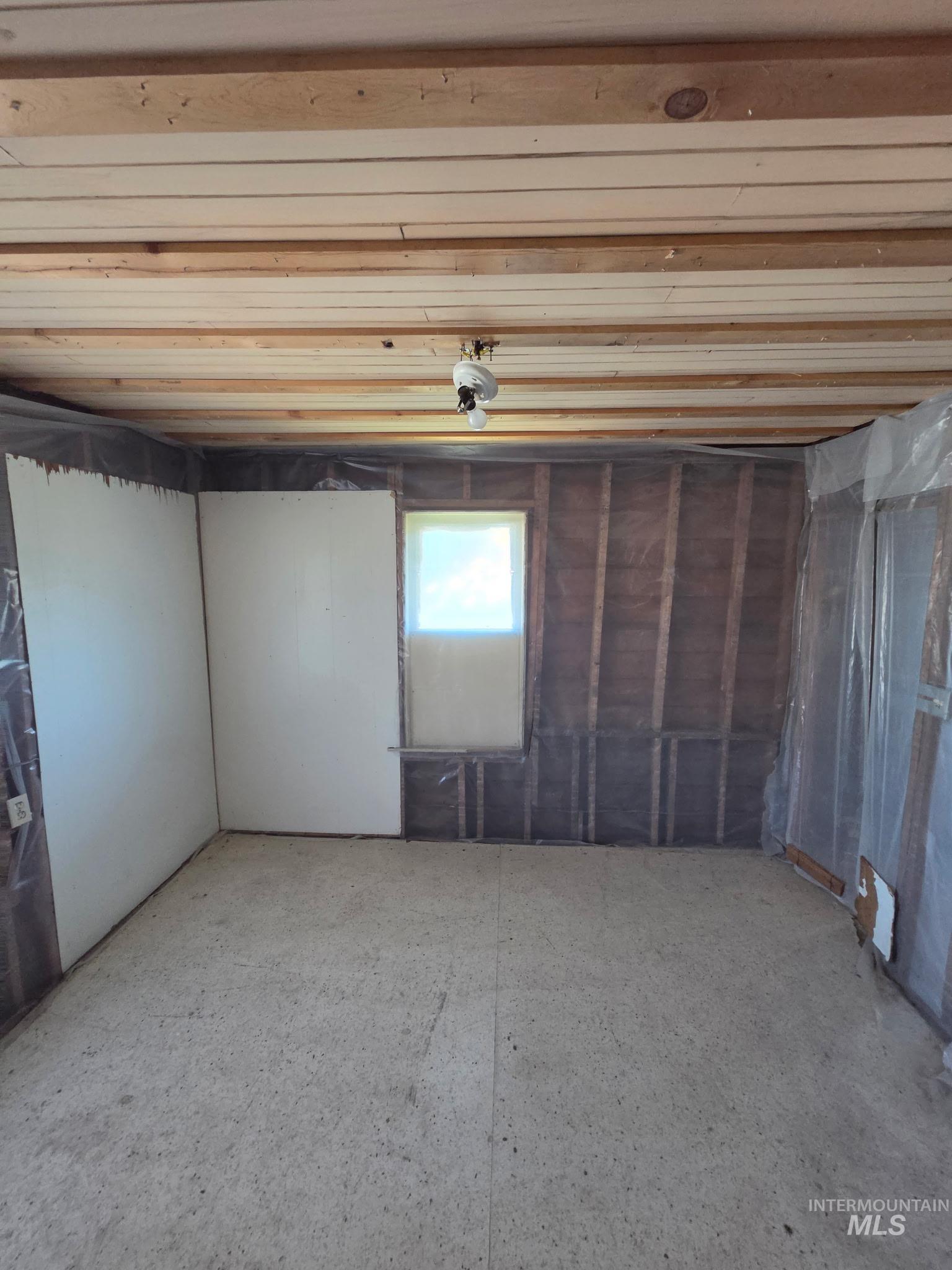225 S 4th E Property Photo 19