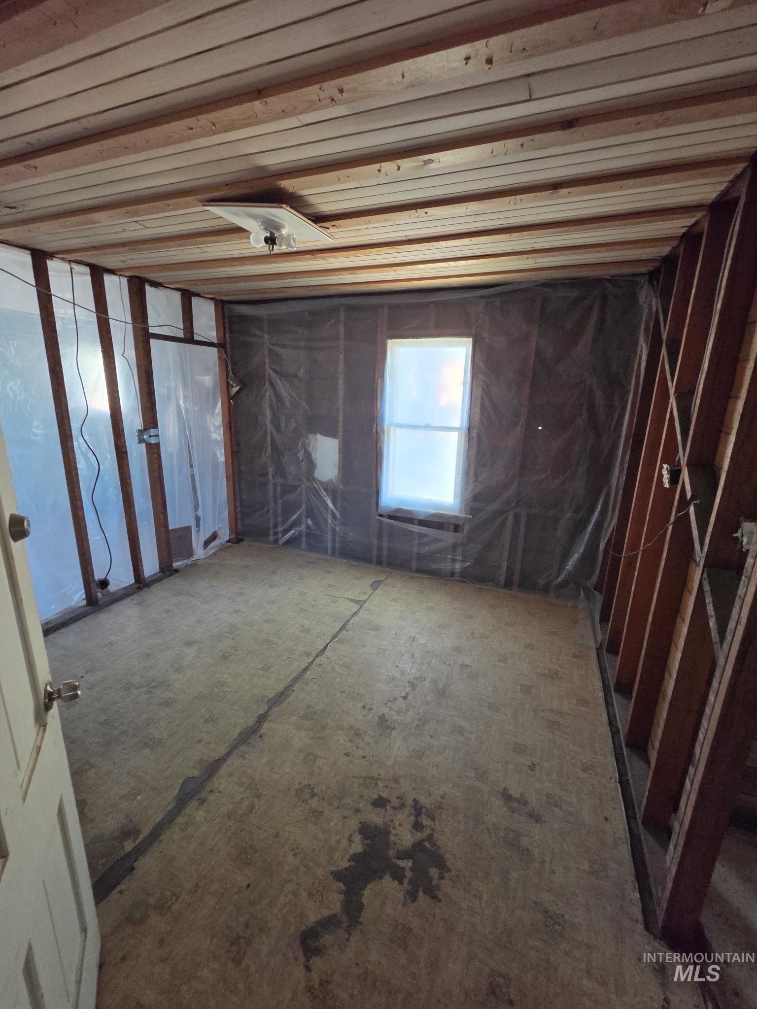 225 S 4th E Property Photo 25